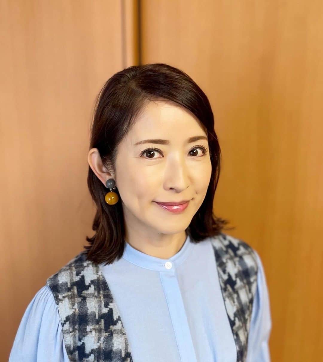 江口ともみさんのインスタグラム写真 - (江口ともみInstagram)「ゴゴスマ衣装✨  #cbc#ゴゴスマ #衣装」11月7日 16時58分 - tomomin.eguchi