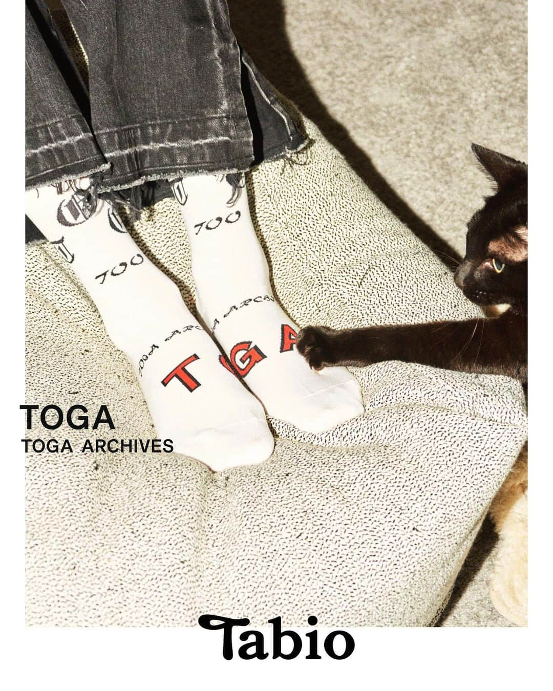 靴下屋公式アカウント（tabio）さんのインスタグラム写真 - (靴下屋公式アカウント（tabio）Instagram)「. TOGA × Tabio limited socks  2023.11.17 Fri Release ⁡ ファッションデザイナー古田泰子が手がける 日本のファッションブランド「TOGA」と コラボレーションした靴下の第四弾を 11 月 17日(金)から発売します。 今回は足底にTOGAのロゴがデザインされた 人気のシアーシリーズや、同系色でまとめた ハイゲージのフラワーパターンなど4種類のデザイン展開です。これまで同様、スペシャルパ ッケージに入っているので ホリデーシーズンのギフトや自分へのプレゼントにも ぴったりです。 ⁡ 【販売店舗】 ・Tabio公式オンラインストア ・TabioJapanGINZASIX ・Tabio表参道ヒルズ  ・Tabio六本木ヒルズ ・Tabio NEWoMan横浜 ・Tabioアトレ品川 ・Tabio玉川高島屋S.C ・Tabioジェイアール名古屋高島屋 ・Tabio名古屋ラシック ・Tabio大丸梅田店 ・Tabio大丸神戸店 ・Tabioラシック福岡天神 ⁡ @togaarchives @togaarchives_online ⁡ #tabio #tabio_official #タビオ #toga #togaarchives #トーガ #トーガアーカイブス #togatabiosocks」11月7日 17時00分 - tabio.jp