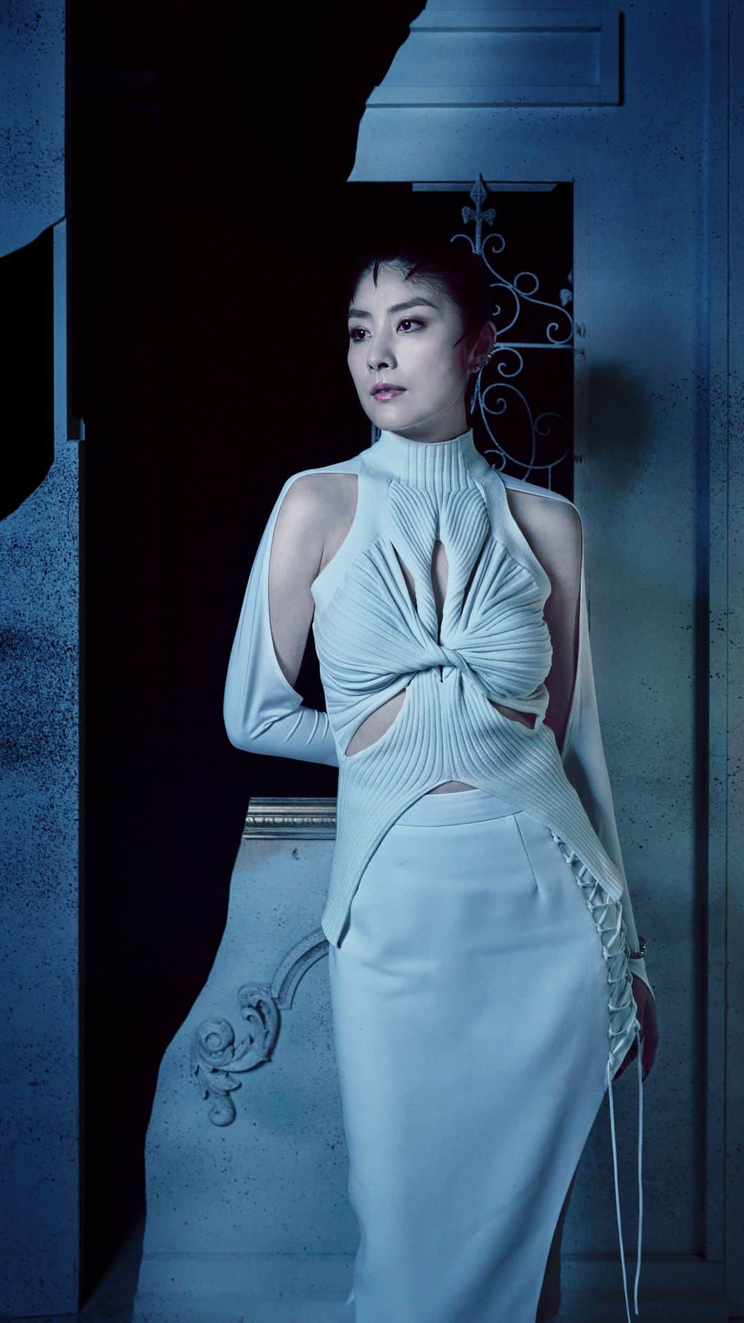 ケリー・チャン（Kelly Chen）のインスタグラム：「要等落雪先拍得MV？唔係啩....🥶 想知咩事就即刻跟我嚟睇下拍攝現場啦！  「落雪」❄嘅MV🔗：https://youtu.be/HiiHKq4Jrcs  亦可於各大平台收聽🎧：https://umhk.lnk.to/Season2FA  #陳慧琳 #KellyChen #Season2 #SeasonTwo」