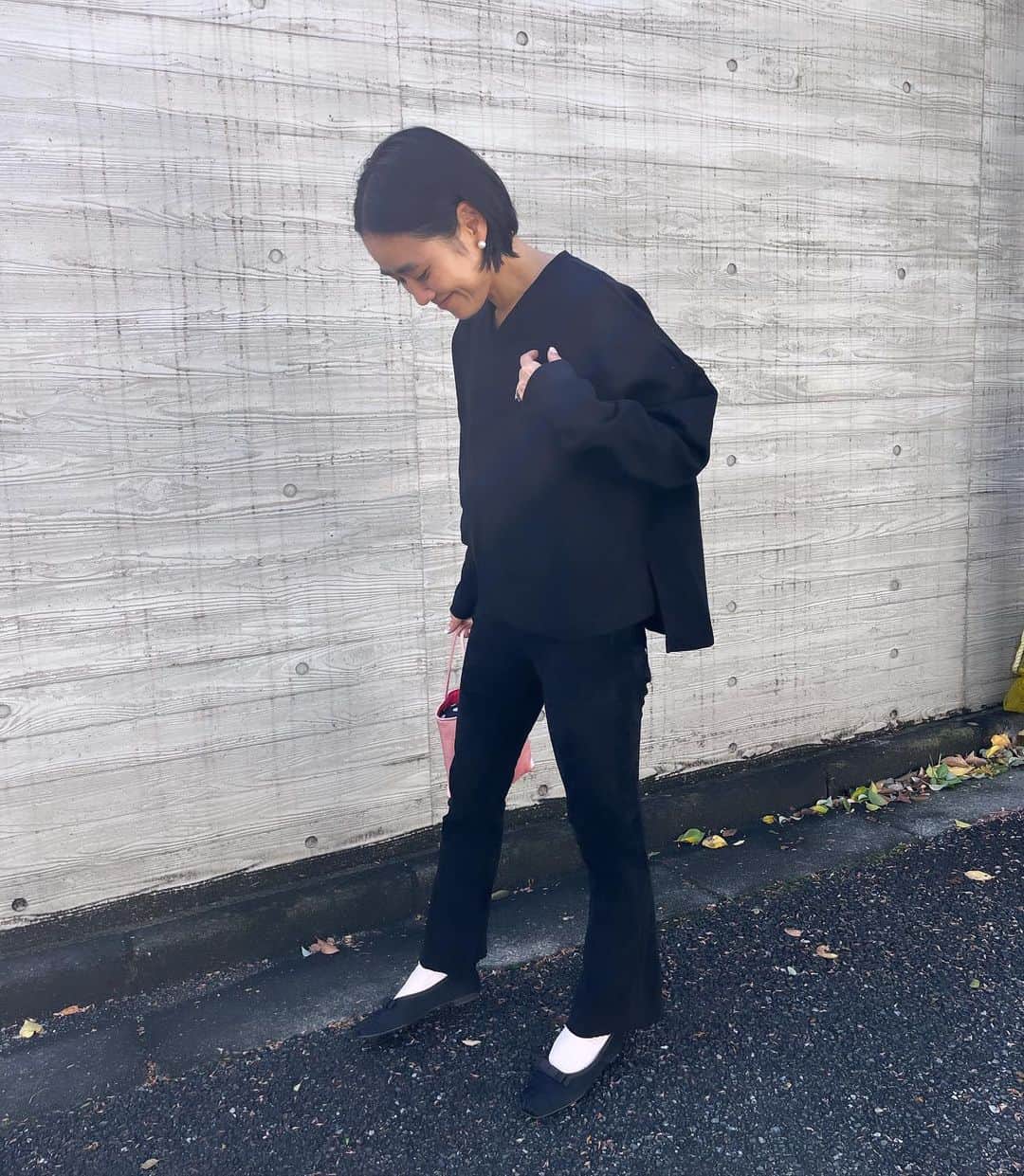 金子綾のインスタグラム：「today's... #ootd  #akcloset   キキララコーデ🤭」