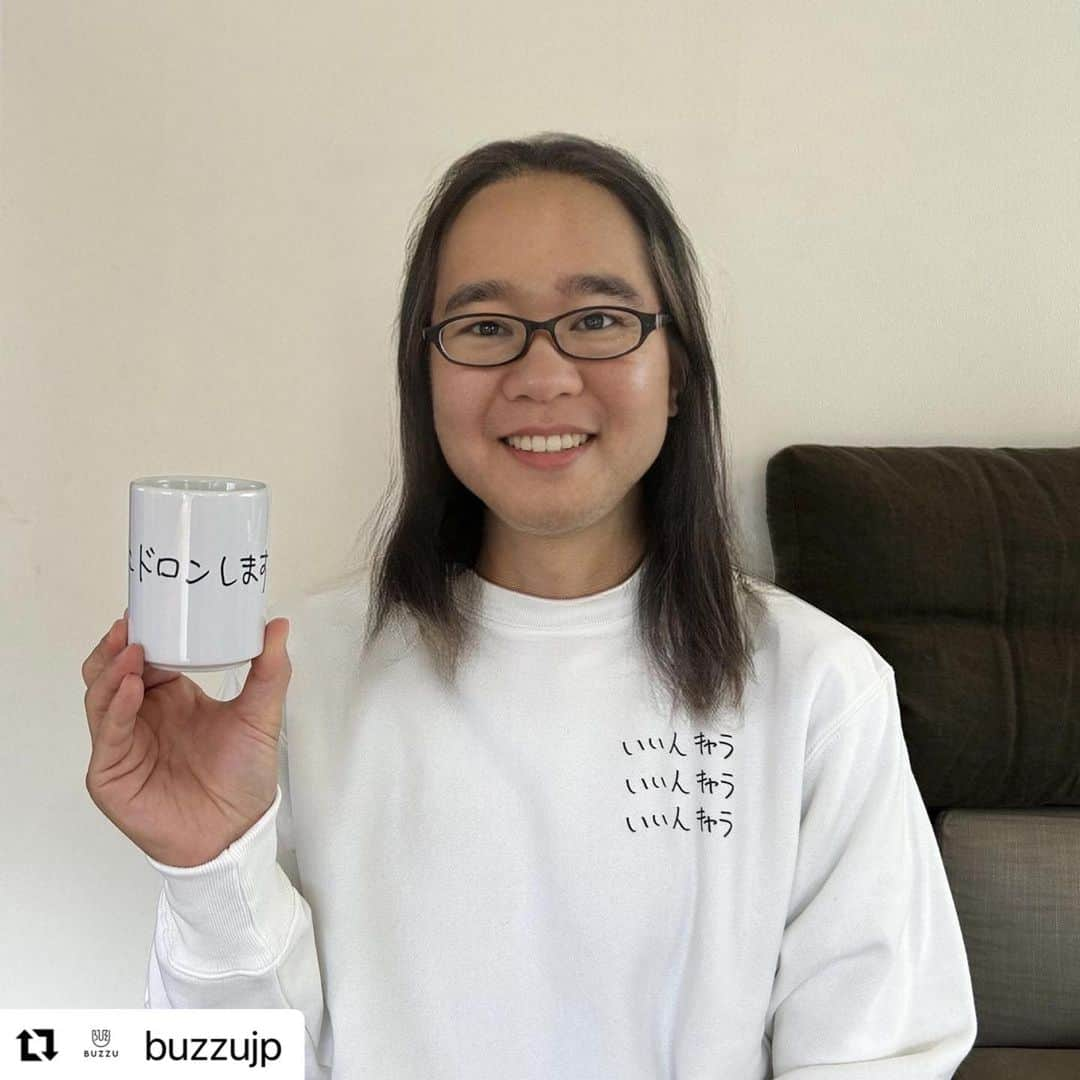 KEN KAGAMIさんのインスタグラム写真 - (KEN KAGAMIInstagram)「#Repost @buzzujp with @use.repost ・・・ ＜BUZZU×Ken Kagami リポストキャンペーン＞   KagamiKenスタンプを使って作ったアイテムを投稿すると加賀美健さん本人から商品コメントがくるかも！？  　　 　　 コラボを記念して加賀美健さんご自身から Instagram上でコメントを頂けるキャンペーンを実施🎊   どんなコメントが来るかはお楽しみ。  KagamiKenスタンプを使ったアイテムを Instagramに投稿しよう！    【参加方法】カンタン３STEP！  １）BUZZU 無料会員登録をする  ２）BUZZU×KagamiKenスタンプを使ったオリジナルアイテムを作る  ３）@buzzujp をタグ付けしてオリジナルアイテムを投稿   対象期間：2023年11月1日(水)〜12月15日(金)23:59  ※非公開アカウントはキャンペーン対象外となります。   　　 1点からオリジナルグッズが作成できる👀  注文から約8営業日で発送いたします！   BUZZUをこの機会に是非お試しください✨    #BUZZU #バズユー #好きに好きを作ろう#KenKagami #KagamiKen #加賀美健 #世界にひとつ #ギフトにおすすめ#オリジナルグッズ #オリジナルTシャツ#オリジナルプリント #Tシャツ #オリジナルデザイン #オーダーメイド #ハンドメイド#クリエイター  #デザイン #design #アート #art」11月7日 17時14分 - kenkagami