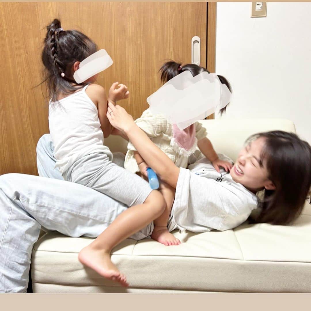 酒井蘭のインスタグラム：「#現実の育児現場」