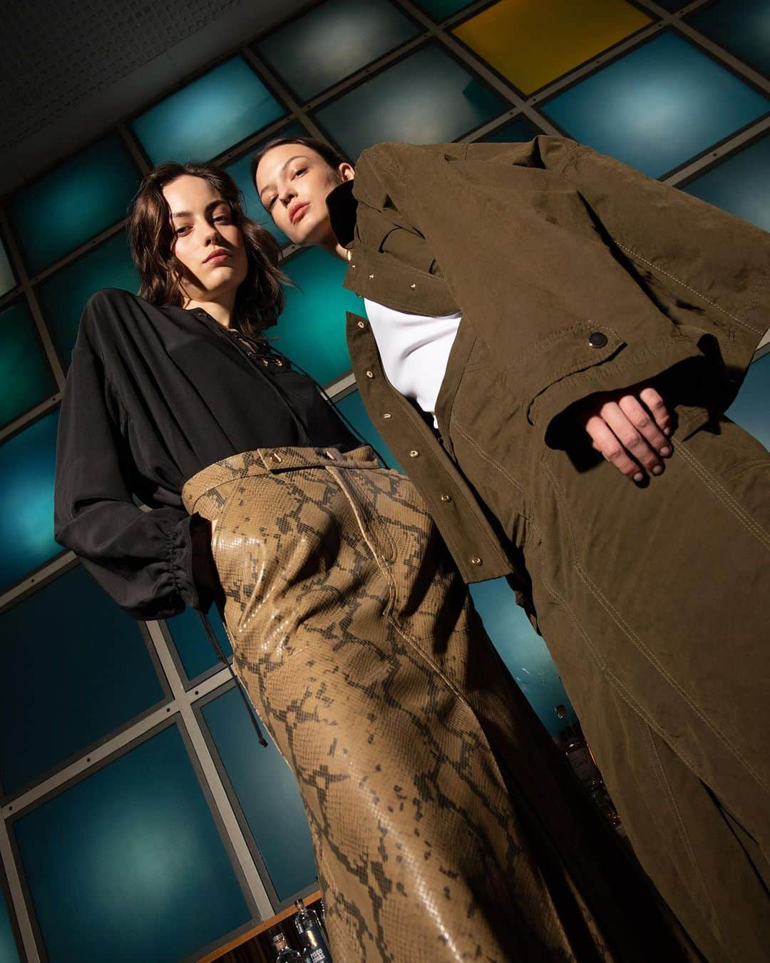 シューマッハのインスタグラム：「Introducing Statement Skirts With Maxi Silhouettes    #newin #NoHoldingBack #maxisilhouettes #dorotheeschumacher @dorotheeschumacher   Model: Virag Takacs @virag.takacs19 | Carolinne Prates @carolinneprates | Caroline Knudsen @carolineknudsen_ Photo: Sami Nakari @Sami_oliver_nakari | Roberta Beschi @robypeach Make Up Artist: Mette Schou @mette.schou Hair Stylist: Lasse Pedersen @Lasbas DOP: Christian Angl @christian_angl Light: Axel Heumisch」