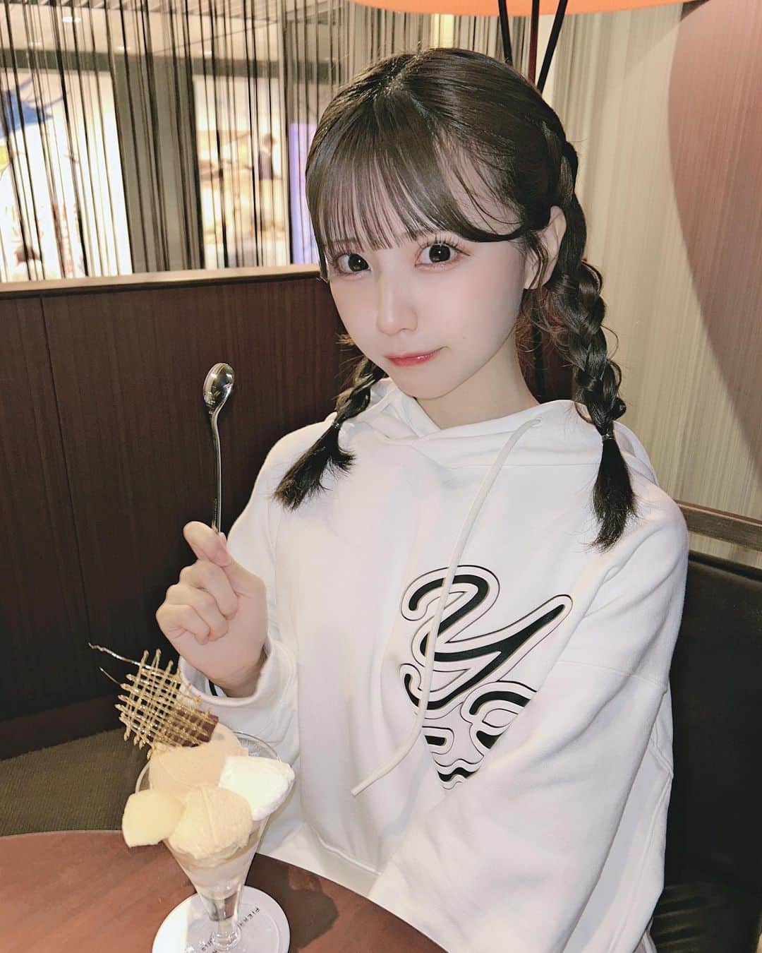 りこたにえんのインスタグラム：「休みがあればデートしたい派です🤭」