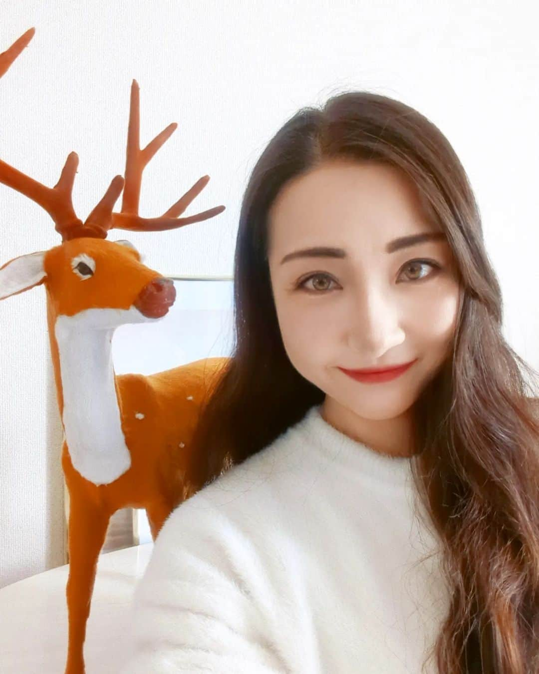 Hiromi Tomiiさんのインスタグラム写真 - (Hiromi TomiiInstagram)「トナカイがオウチに来た🦌🦌🦌🦌 . . 2023年のラストスパートに向けて、全カテゴリにおいてBIG SALEの開催が決まったよー◎ SHEINはお洋服だけじゃなくて色々なものが揃うよ◎ . . 📅キャンペーン日程 ●SHEIN Black Friday Sale (11.12-11.26) ●冬日感谢祭（11.27-12.11） . .  12/31まで、 お買い上げ金額1～5,999円までは15%OFF、6000円以上は20%OFF ♥クーポンコード→→BFJP277 ひろみのお迎えした商品を載せておくね😊♥ . 収納ボックス オックスフォードクロス製 シングルウィンドウ付き グレー色 透明デザイン 1個入り 21641622 . コスメ 20408047 . 1 ボックス (7 ペア/14 個) ホワイトニング歯ストリップ 3D 歯ホワイトニングストリップ 19415775 . グリーンインクスタイルのリビングルームのソファ/床/装飾カーペットホームステイやワードローブ用 24043761 . 1pc ランダム 60 センチメートルクリスマスクリスマスヘラジカ人形シミュレーション鹿トナカイ家庭用クリスマスフェスティバルパーティー新年キッズギフト小道具装飾品 22852423 . ソリッドフランネルの厚みのあるベッドカバーシート1枚、秋冬用の暖かいベッドスプレッドマットレス保護カバー(枕カバーは含まれません)。 22971854 . . sponsored  @Shein_japan　@Shein_official #SHEIN #SHEINforAll #SHEINGoodFinds #loveshein #saveinstyle #PR #SHEINpartner  .」11月7日 17時48分 - hiromi.tomii