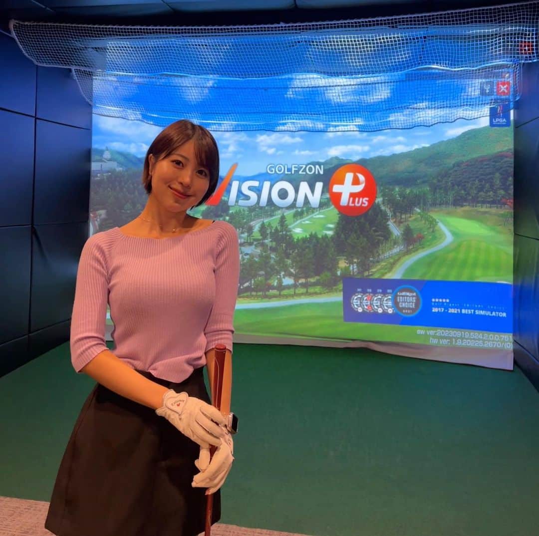 小林由依さんのインスタグラム写真 - (小林由依Instagram)「* 根津でシュミレーションゴルフ⛳️ ↪︎ @wise1golfsquare ⁡ ここのシュミレーターは ラウンドコースがいろいろあって おもしろかったんだけど ⁡ 中でも「仮装東京コース」っていうモードが 特に素敵だった✨ ⁡ 東京の街中にもしもコースが設置されたら って設定で 秋葉原のど真ん中で打ったり、東京タワーに向けて打ったり… ワクワクできて、ゴルフをより一層楽しめたよ✌︎ ⁡ ⁡ 根津あたりが近い方はぜひ行ってみて⛳️ ⁡ ⁡ ⁡ PR @wise1golfsquare #千駄木 #根津 #東京ゴルフ #東京ゴルフ場 #関東ゴルファー #都内ゴルフ #都内ゴルフ練習場 #都内ゴルファー ⁡ . . . . . ⁡ #インドアゴルフ #インドアゴルフ練習場 #シュミレーションゴルフ #シュミレーションゴルフ練習場 #ゴルフ練習場 #ゴルフレッスン #ゴルファー #ゴルフ #ゴルフコーデ #ゴルフ初心者 #ゴルフ女子 #ゴルフ練習 #ゴルフ動画 #ゴルフ場 #ゴルフスイング #ショートヘア #ショートボブ #ニット #休日コーデ #休日 #東京 #tokyo」11月7日 17時51分 - yui.minny.now