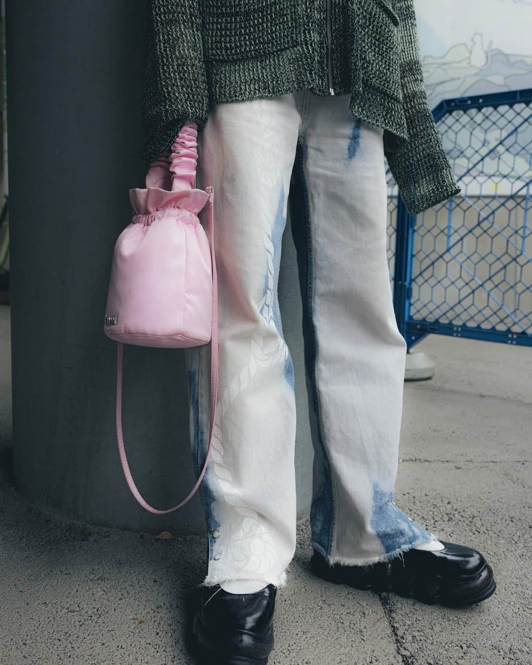 Fashionsnap.comさんのインスタグラム写真 - (Fashionsnap.comInstagram)「Name: Mei⁠ Age: 23⁠ Occupation: 会社員/モデル⁠ ⁠ Tops #JieDa⁠ Pants #MYOB⁠ Bag #GANNI⁠ Shoes #MIKIOSAKABE⁠ ⁠ Photo by @iam_____riku⁠ ⁠ #スナップ_fs #fashionsnap #fashionsnap_women」11月7日 18時00分 - fashionsnapcom