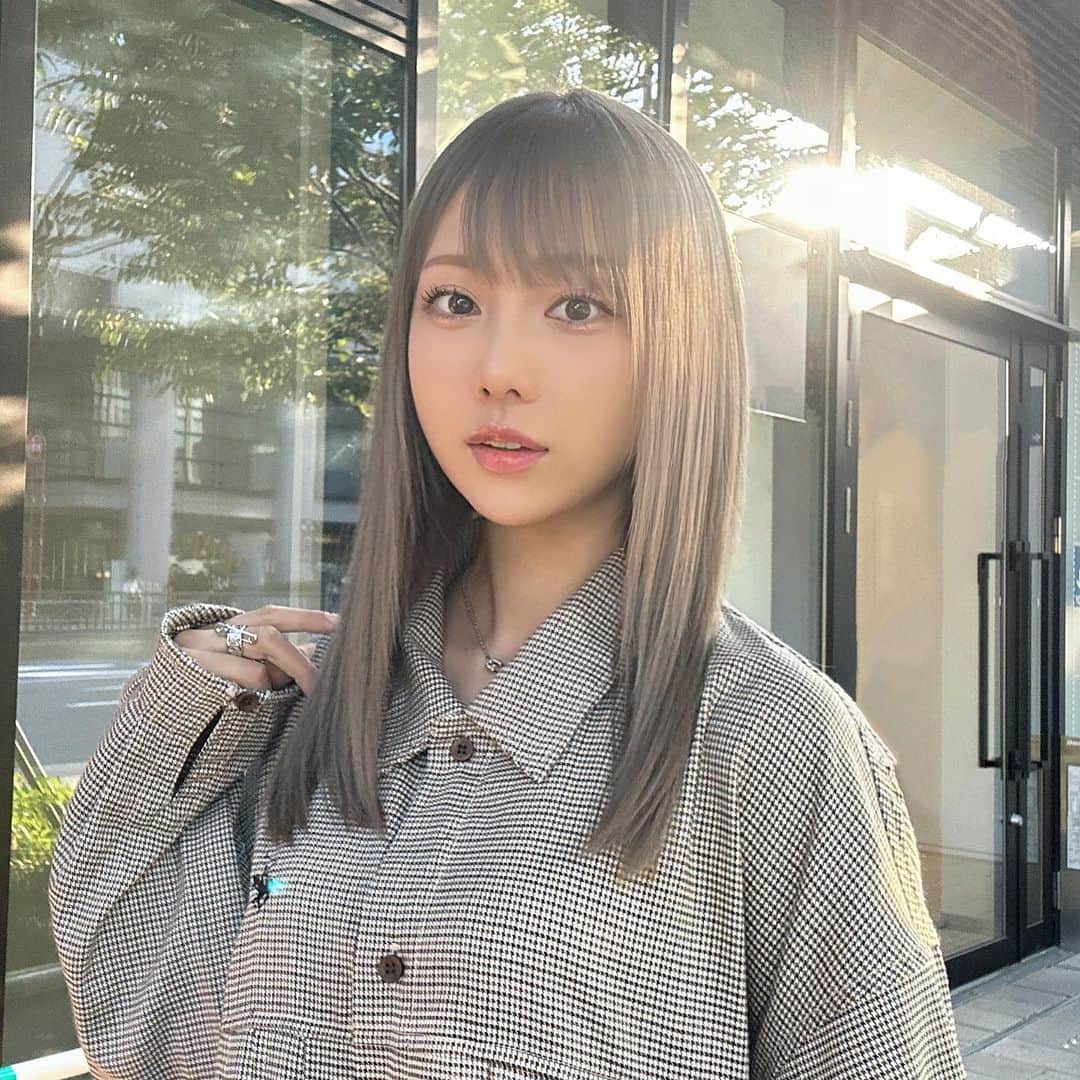 きりたんぽのインスタグラム：「何回もリピートしてる クレージュのシャントリ🧴 最近リニューアルして可愛くなってたの🥰ﾏﾙﾏﾙｼﾃﾙ 香り大好きだし洗い心地もなんか気持ちいい🫧💆🏼‍♀️ こんなサラサラにもなって最高だから使ってみて👍🏻 LOFTとかで買えるよ🌱  #New_CLAYGE #CLAYGE #クレージュ #実感型スパ #PR」