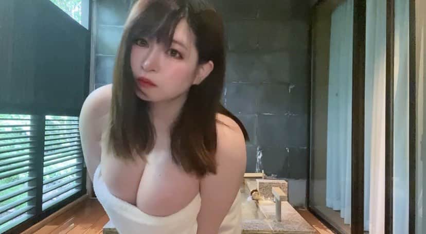 犬束ひとみのインスタグラム：「♨️ ふふ 熱海」