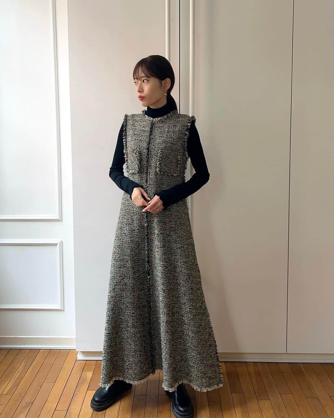 GREED TOKYO STOREさんのインスタグラム写真 - (GREED TOKYO STOREInstagram)「Greed International  "KASURI Classic Tweed Dress"  オケージョンにもオススメのツイードドレス 斜めに入った横のフリンジが着る人のボディラインを 綺麗に見せてくれます 人の手で丁寧に一点ずつ仕上げられた特別な一枚です  KASURI Classic Tweed Dress ¥61,600  #greedinternational #bedandbreakfastqualityoflife  #greedtokyo#greedfukuoka  #tweed#tweeddress#ootd#fashion#seasonless   #グリード #グリードトウキョウ #グリードインターナショナル#ツイード#ツイードドレス#秋コーデ#シーズンレス」11月7日 19時00分 - greed_tokyo