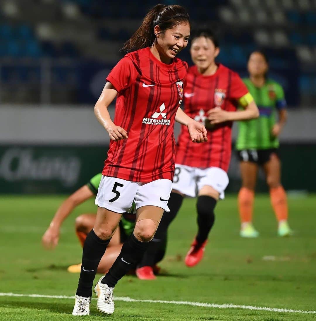 伊藤美紀さんのインスタグラム写真 - (伊藤美紀Instagram)「初戦8-0勝利✨  現地での応援とても力になりました！ 配信で見て下さった方々も皆さん応援ありがとうございました！ ループ決めたかったですが、珍しいヘディングでのゴールは嬉しかったです🥰 . 中2日での試合なので、しっかりいい準備します！ . #三菱重工浦和レッズレディース #伊藤美紀 #5 #afcwomansclubchampionship2023  #ACL #asiaにurawaを響かせろ」11月7日 18時20分 - miiiiiki.ito6