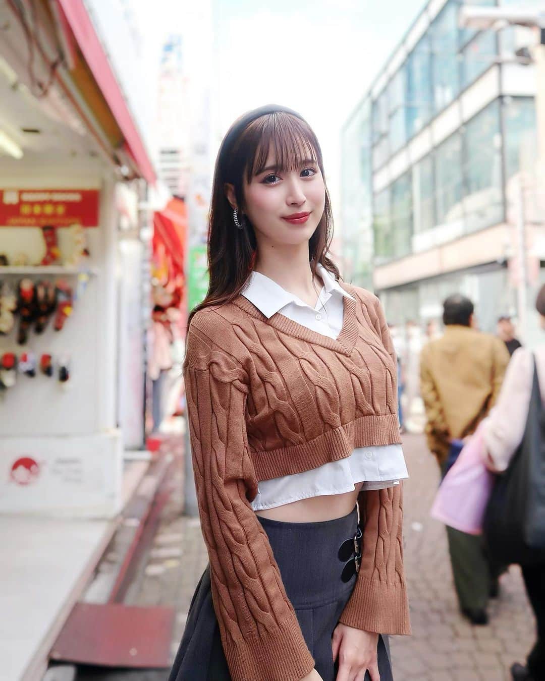 阿部菜渚美さんのインスタグラム写真 - (阿部菜渚美Instagram)「🍁.*  学生の頃沢山通った竹下通り🥺 通るといつも懐かしく思います⸝⸝꙳ リズリサが本当に大好きだったな〜🫣🎀  かぼちゃからハロウィン前なのが 分かってしまう..っ🧙🎦  #竹下通り #原宿 #秋服 #秋コーデ #lipservice #リップサービス #秋」11月7日 18時14分 - nanami_abe73