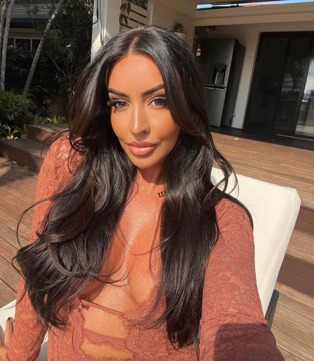 Steph Paccaさんのインスタグラム写真 - (Steph PaccaInstagram)「girls lunches >> @fashionnova 🤎  🔍 Victoria lace mini dress」11月7日 18時16分 - steph_paccaa