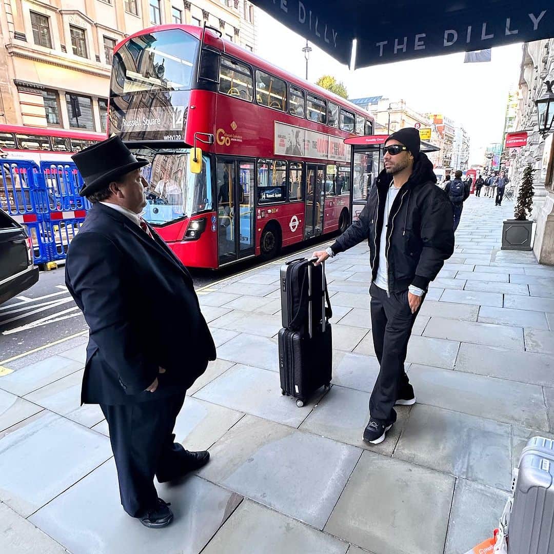 アウグスト・フェルナンデスのインスタグラム：「See you linda London.」