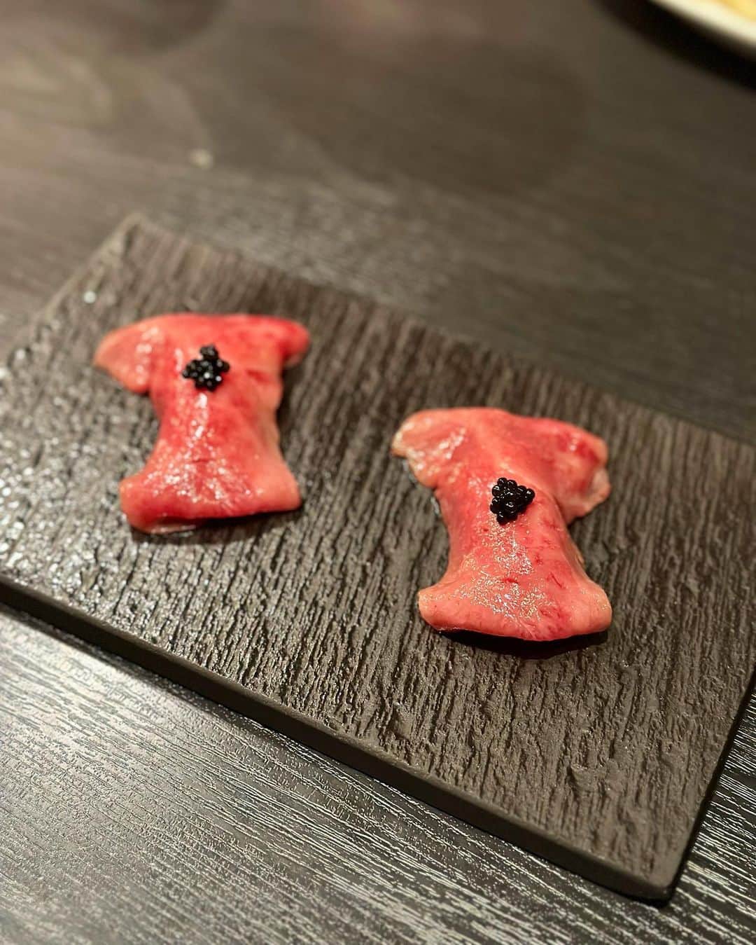 MAYUさんのインスタグラム写真 - (MAYUInstagram)「. 大学の友達と焼肉👭🏻❤️ . 肉ケーキってテンションあがる🎂✨ どのお肉も柔らかくて2人とも一瞬で食べた🥹 . 仲良い友人×美味しいお肉は最高でしかないね🥳🪄✨ . . #うしごろバンビーナ#うしごろバンビーナ恵比寿ヒルトップ店#うしごろ#焼肉#恵比寿焼肉#肉ケーキ#ushigorobambina#ushigoro#yakiniku#ebisu#japan#japanesegirl」11月7日 18時22分 - mayu.kina_golf