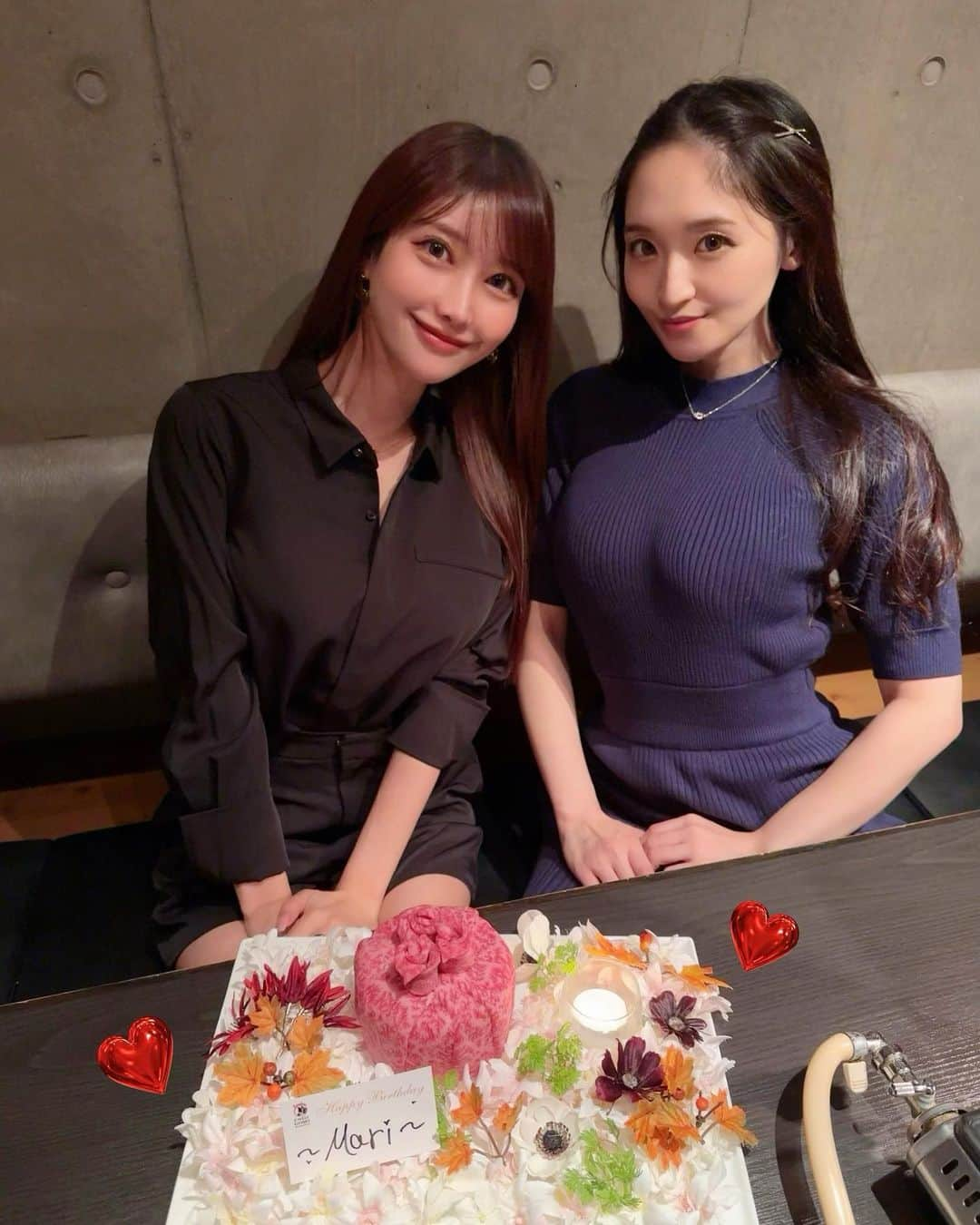 MAYUのインスタグラム：「. 大学の友達と焼肉👭🏻❤️ . 肉ケーキってテンションあがる🎂✨ どのお肉も柔らかくて2人とも一瞬で食べた🥹 . 仲良い友人×美味しいお肉は最高でしかないね🥳🪄✨ . . #うしごろバンビーナ#うしごろバンビーナ恵比寿ヒルトップ店#うしごろ#焼肉#恵比寿焼肉#肉ケーキ#ushigorobambina#ushigoro#yakiniku#ebisu#japan#japanesegirl」