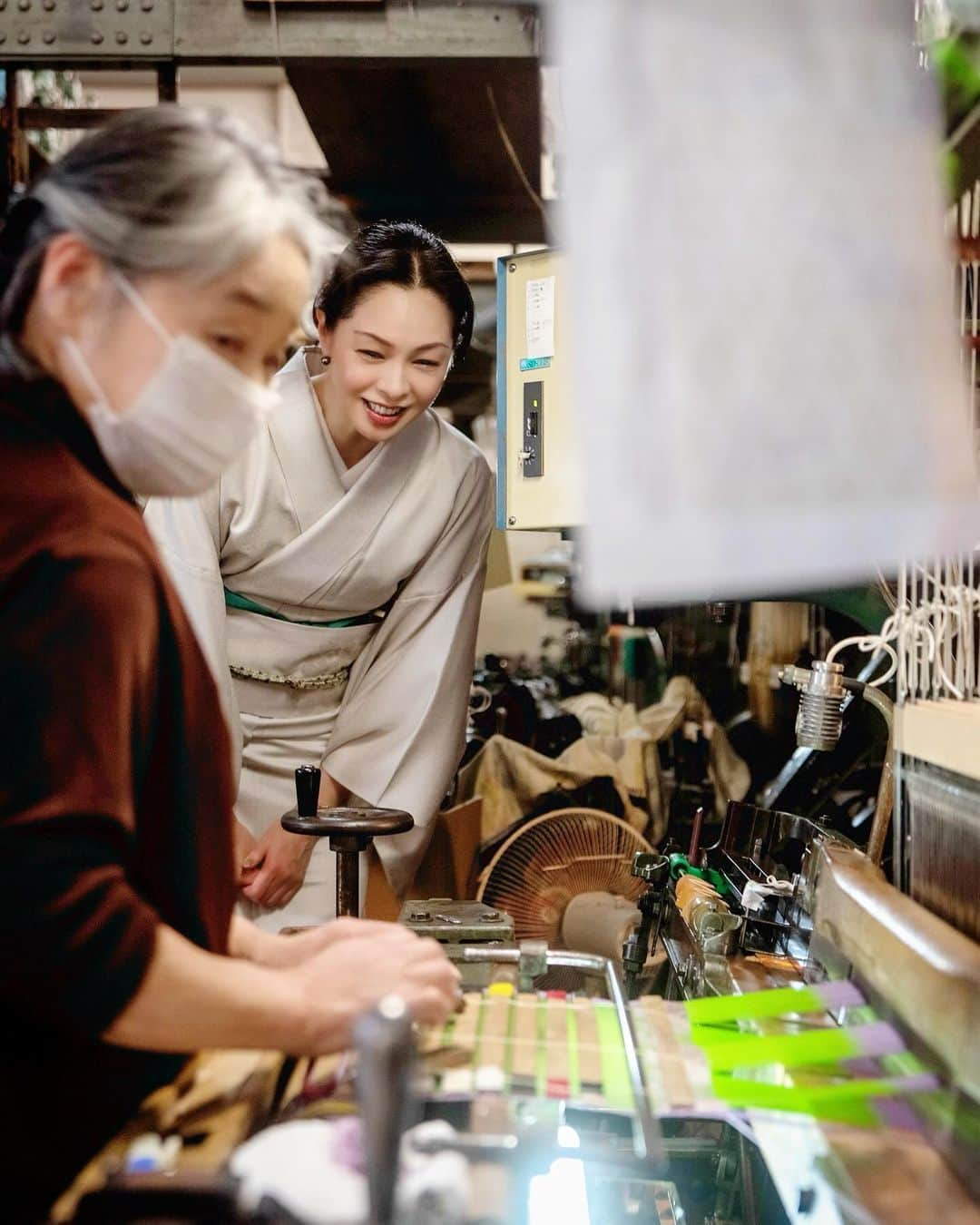 川原亜矢子さんのインスタグラム写真 - (川原亜矢子Instagram)「憧れの西陣織✨ #kyoto #nishijin #nishijinori #kimono #京都 #西陣 #着物 #絹 #カーボンファイバー #フクオカ機業」11月7日 18時25分 - ayakokawahara