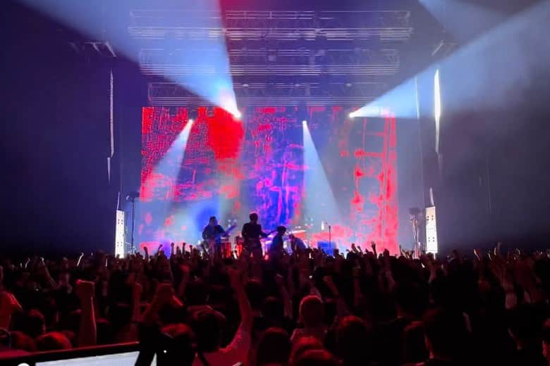 三島想平さんのインスタグラム写真 - (三島想平Instagram)「20231105 cinema staff We are Phenomenal  debut 15th Anniversary tour  Zepp Shinjuku  VJを担当しました デビュー15周年おめでとう これからも同世代の仲間として宜しくね  VJ Visual Producer @tajimakouta  Visual Director @m__kainstagra__m  @indigo.parade  #cinemastaff」11月7日 18時27分 - sohei_mishima