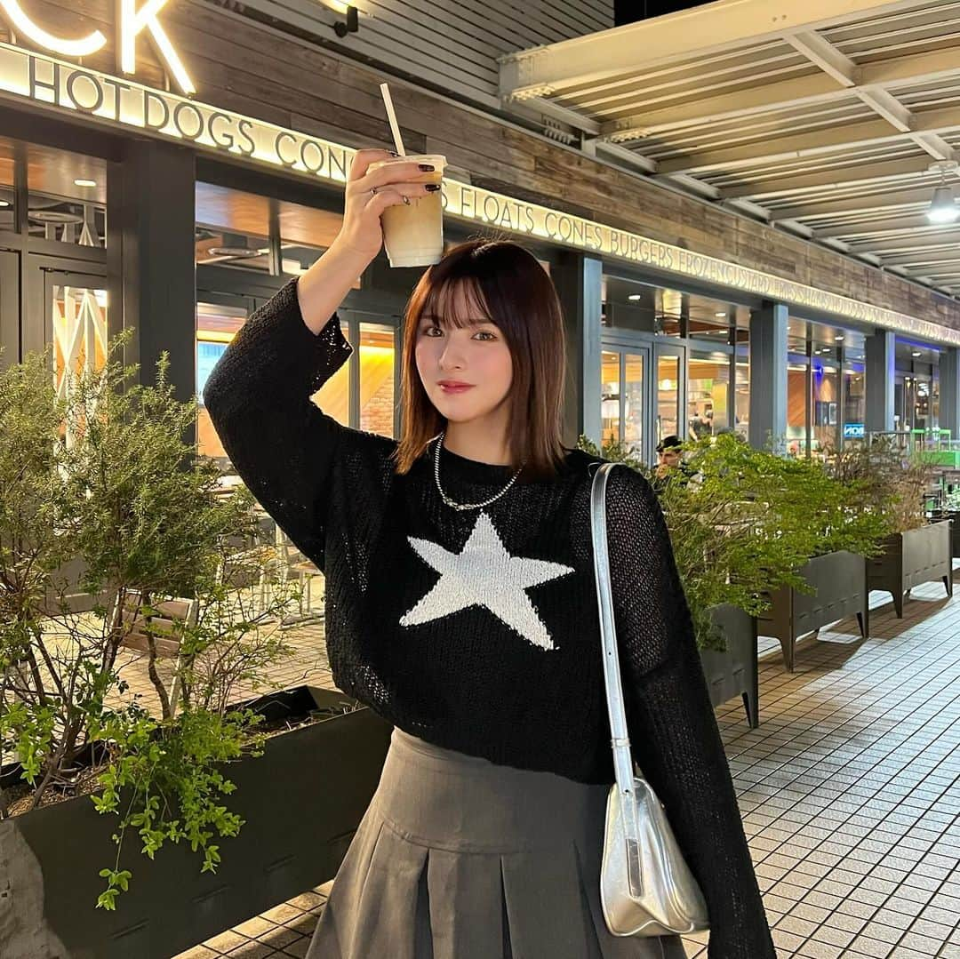 関さくらのインスタグラム：「#PR #SHEIN SHEINコーデ第3段！！！ 試すたび、好きが見つかる。届くたび、好きが増えてく SHEINコーデやっぱかわい😮✨️ どっちのコーデが好き？？  23761580 16473900 22737405 22693013  クーポンコード👇🏻 【BFPJP399】  @shein_japan #SHEINGoodFinds#SHEIN1111sale #SHEINforAll #loveshein  #saveinstyle」