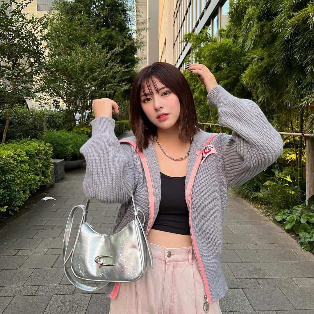 関さくらさんのインスタグラム写真 - (関さくらInstagram)「#PR #SHEIN SHEINコーデ第3段！！！ 試すたび、好きが見つかる。届くたび、好きが増えてく SHEINコーデやっぱかわい😮✨️ どっちのコーデが好き？？  23761580 16473900 22737405 22693013  クーポンコード👇🏻 【BFPJP399】  @shein_japan #SHEINGoodFinds#SHEIN1111sale #SHEINforAll #loveshein  #saveinstyle」11月7日 18時38分 - ssakura0212