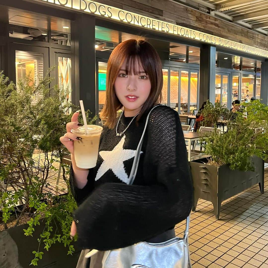 関さくらさんのインスタグラム写真 - (関さくらInstagram)「#PR #SHEIN SHEINコーデ第3段！！！ 試すたび、好きが見つかる。届くたび、好きが増えてく SHEINコーデやっぱかわい😮✨️ どっちのコーデが好き？？  23761580 16473900 22737405 22693013  クーポンコード👇🏻 【BFPJP399】  @shein_japan #SHEINGoodFinds#SHEIN1111sale #SHEINforAll #loveshein  #saveinstyle」11月7日 18時38分 - ssakura0212