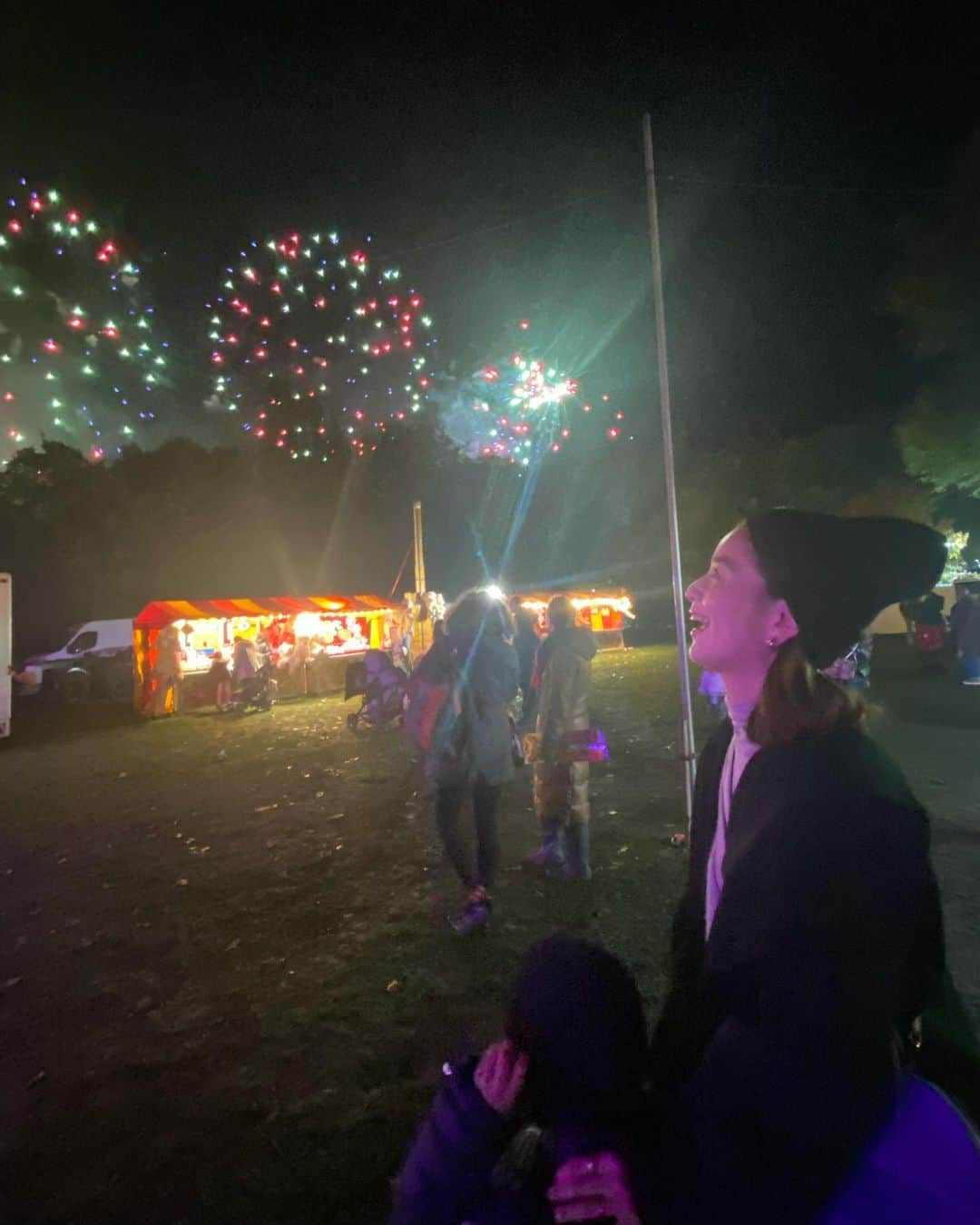 秋元玲奈さんのインスタグラム写真 - (秋元玲奈Instagram)「Since I used to watch fireworks every summer in Japan, they always remind me of Japan🎆  去年に続き、今年もBattersea Park花火大会へ。 花火を見ると日本の夏を思い出します。  #batterseaparkfireworks  #guyfawkesnight  #london #londonlife」11月7日 18時45分 - rena_akimoto