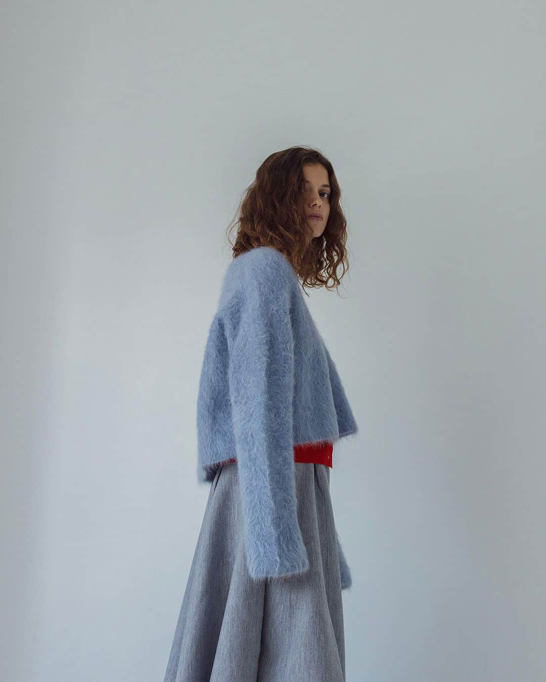 DRESSLAVEさんのインスタグラム写真 - (DRESSLAVEInstagram)「. 【 RECOMMEND ITEM 】  ☑︎ alpaca shaggy v neck pull Color : blue / beige Price : ¥24,200 intax  アルパカシャギー素材を使用したニットプルオーバー。  アルパカ高混率でしっとりと滑らかな風合い且つ、シャギーのふんわり感が魅力。 保温性が高くこれからのシーズンにおすすめ。  Vネックネックとボートネックの前後2WAY仕様で着こなしの幅を広げられる一着です。  商品の詳細はプロフィールのURLよりご覧いただけます。  プロフィールはこちらから ▷  @dresslaveofficial   #DRESSLAVE #ドレスレイブ #dresslave_outercollection23AW #23aw #23autumn #23winter #outer #coat #秋冬 #秋 #冬 #ニット #knit #シャギーニット #vネックニット #カラーニット」11月7日 19時00分 - dresslaveofficial