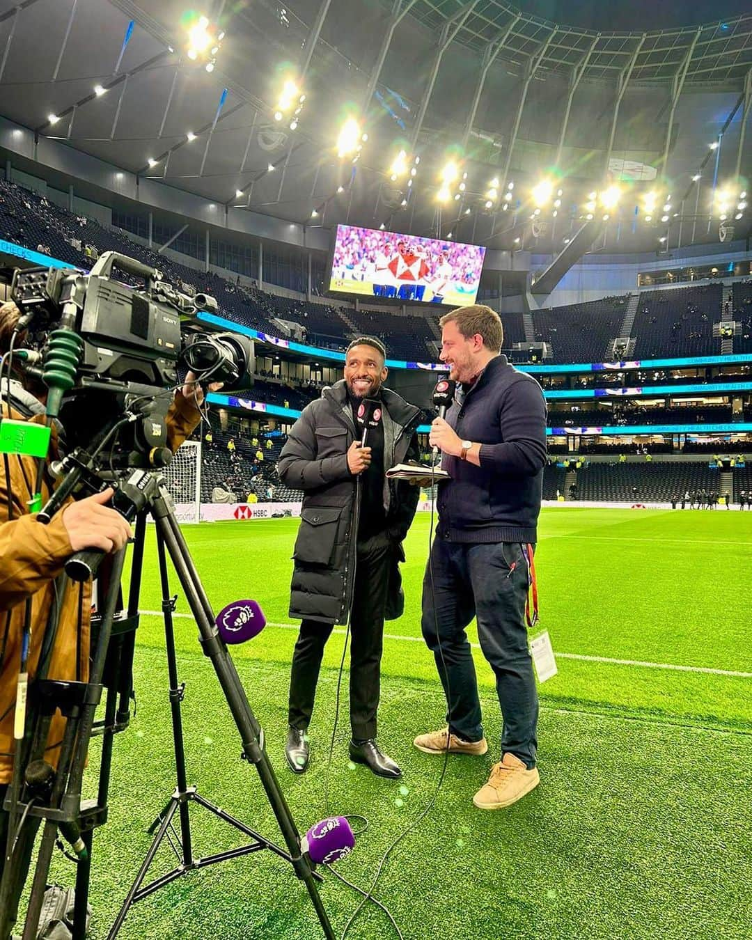 ジャーメイン・デフォーさんのインスタグラム写真 - (ジャーメイン・デフォーInstagram)「Not the result we wanted last night but proud of the boys..  Enjoyed being pitch side with @premierleague, thanks for the love as always @spursofficial fans 🤍」11月7日 18時40分 - iamjermaindefoe