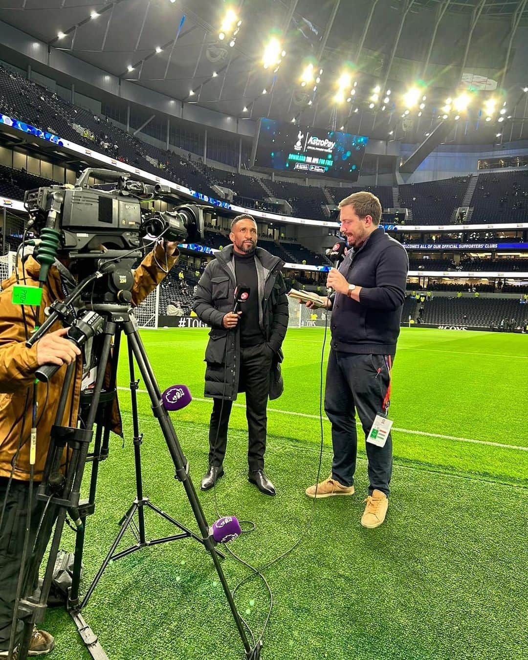 ジャーメイン・デフォーさんのインスタグラム写真 - (ジャーメイン・デフォーInstagram)「Not the result we wanted last night but proud of the boys..  Enjoyed being pitch side with @premierleague, thanks for the love as always @spursofficial fans 🤍」11月7日 18時40分 - iamjermaindefoe