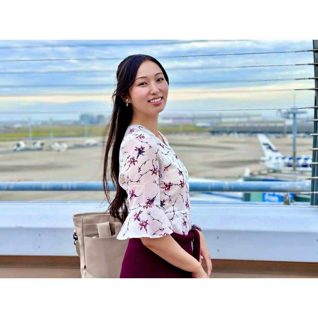 神戸麻衣のインスタグラム：「羽田空港で撮影でした✈️ 第3→第2に移動もあり、空港は広いな〜🙂  #司会 #mc #モデル #model #リポーター #ナレーター #reporter #ナレーション #スポーツmc  #イベント #イベントmc #神戸麻衣 #羽田空港」