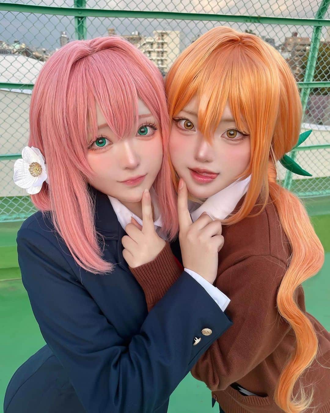 凸守たかねのインスタグラム：「🩷羽香里 × 唐音🧡 君のことが大大大大大好きな100人の彼女 · ·  #cosplay  #cosplaygirl  #cosplayphotography  #コスプレイヤー  #コスプレ  #100カノ」