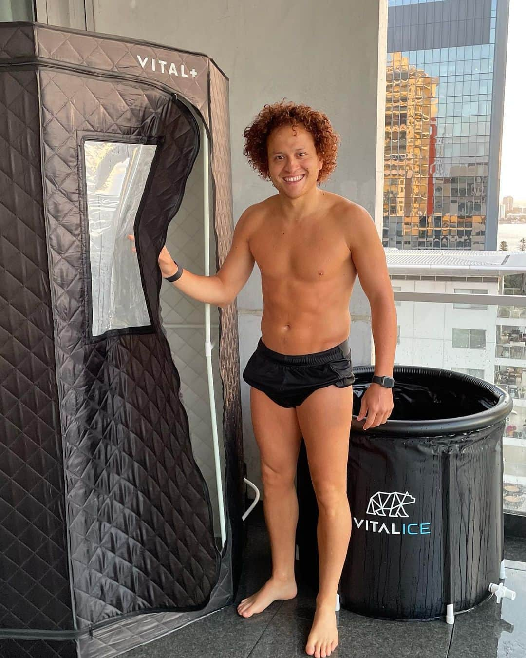 ムスタファ・アミニのインスタグラム：「@getvitalplus helping me with my recovery after trainings. Sauna & Ice Bath 🧖‍♂️🔥🧊💧」