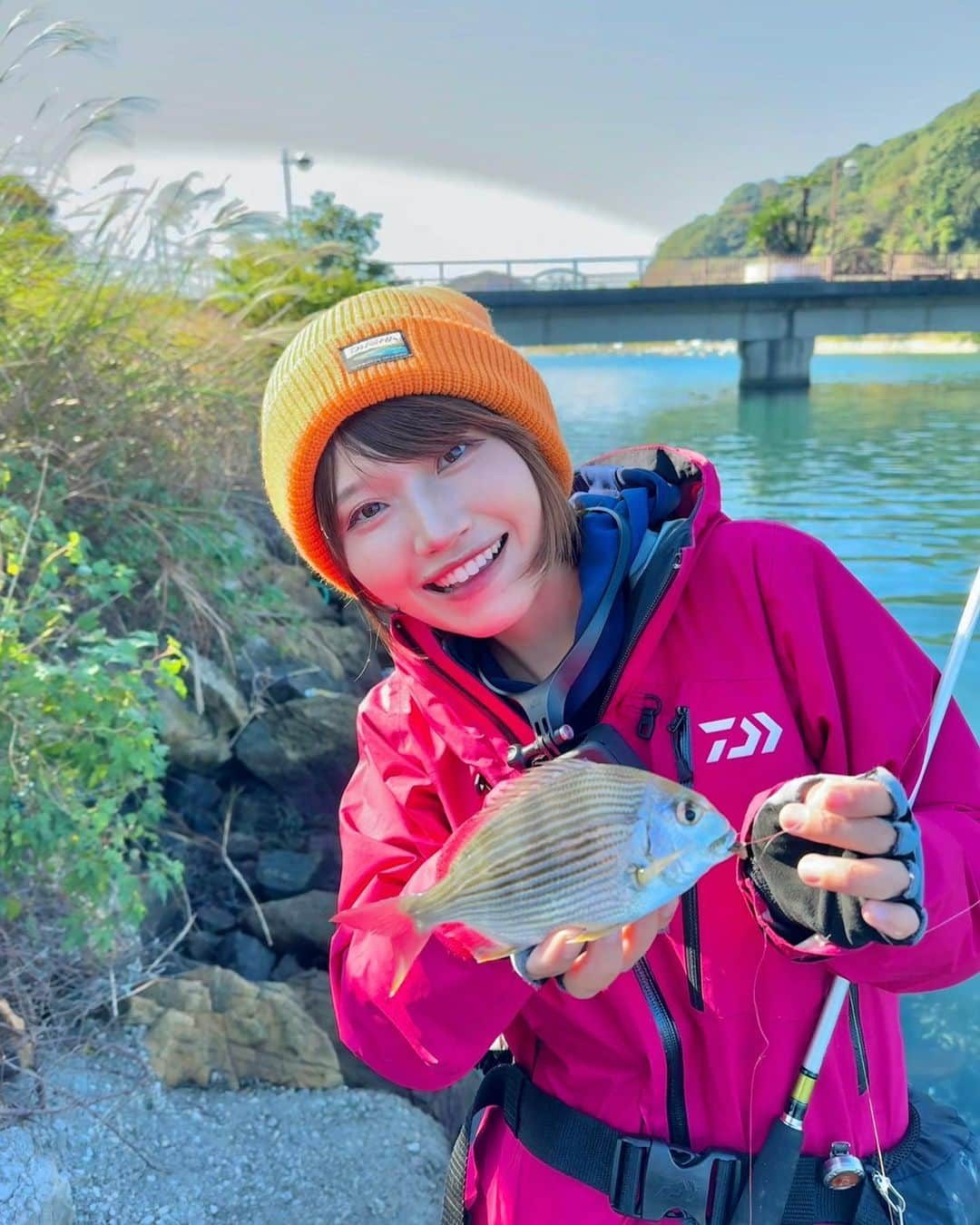 秋丸美帆のインスタグラム：「この魚、なーんだ❓☺️  #fishing #釣り #みっぴ #餌釣り #クイズ #秋丸美帆」