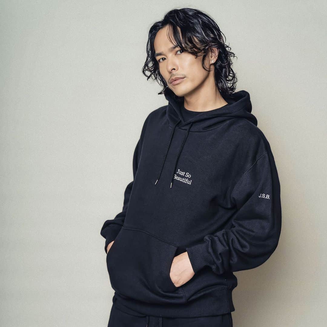 PKCZ GALLERY STOREさんのインスタグラム写真 - (PKCZ GALLERY STOREInstagram)「三代目J SOUL BROTHERS 2023 JSB LAND SUPPORT WEAR COLLECTION 11.11(SAT) ON SALE.  on VERTICAL GARAGE ONLINE STORE  🔳VERTICAL GARAGE ONLINE STORE 11.11(SAT)12:00～START  @j.s.b._official  @jsb3_7official  @vertical_garage @exile_naoto_ @naokikobayashi_works  @elly24soul @3jsb_kenjiro_official @takanori_iwata_official @jsbryuji_official @omi.cdl #JSB #三代目jsoulbrothers  #NAOTO #小林直己 #ELLY #山下健二郎 #岩田剛典 #今市隆二 #ØMI」11月7日 19時02分 - vertical_garage