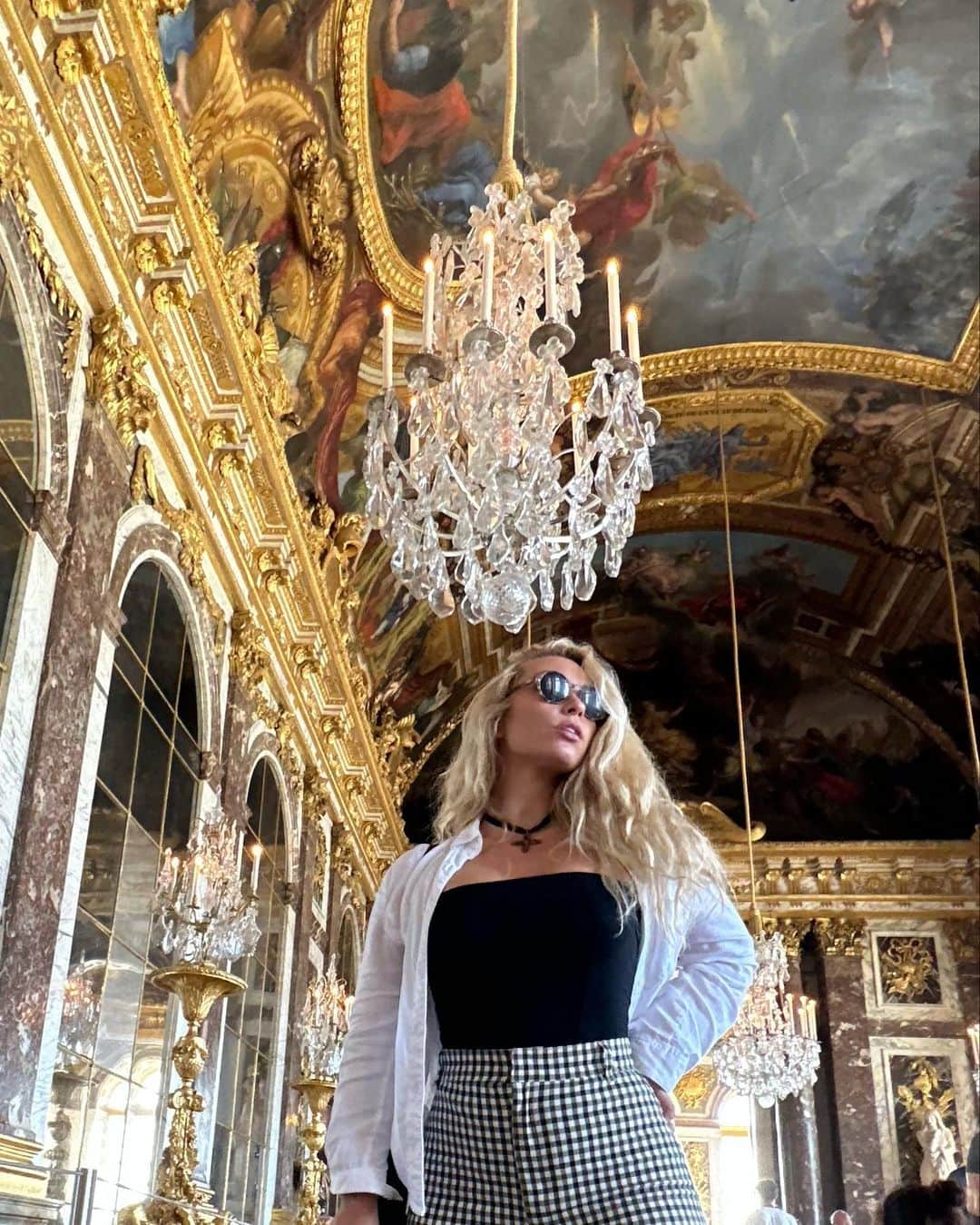 Sydney A Malerさんのインスタグラム写真 - (Sydney A MalerInstagram)「Ok last one I swear lol-  At the palace of Versailles & the opera. 🤓 The Opera House was SO COOL! It was hot as hell 😂 but so cool! The palace of Versailles I could have done better, I went at the wrong time of day. I suggest going in the late afternoon& wearing running shoes for the gardens. & skip the house if you’re claustrophobic.  For anyone who say this before fixing the last word- I said that last word into my phone- I blame my phone for that. 😂but as my family gave me shit for, I did look at it & still posted it 😂😂😂😂😂 I just post without a care in the world or double checking EVER!」11月8日 5時52分 - sydneyamaler