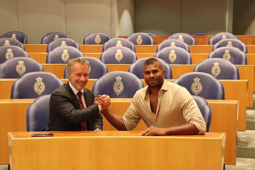 アリスター・オーフレイムのインスタグラム：「Working on my next chapter with @wybrenvanhaga 🫱🏼‍🫲🏾」