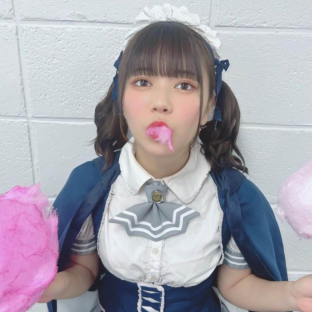 桜田アンナのインスタグラム：「食いしん坊さんでも、すき？  #綿菓子　#綿飴　#わたがし #わたあめ　#アフィリア　#アフィリア制服　#純情のアフィリア　#ツインテール　#ダイエット」