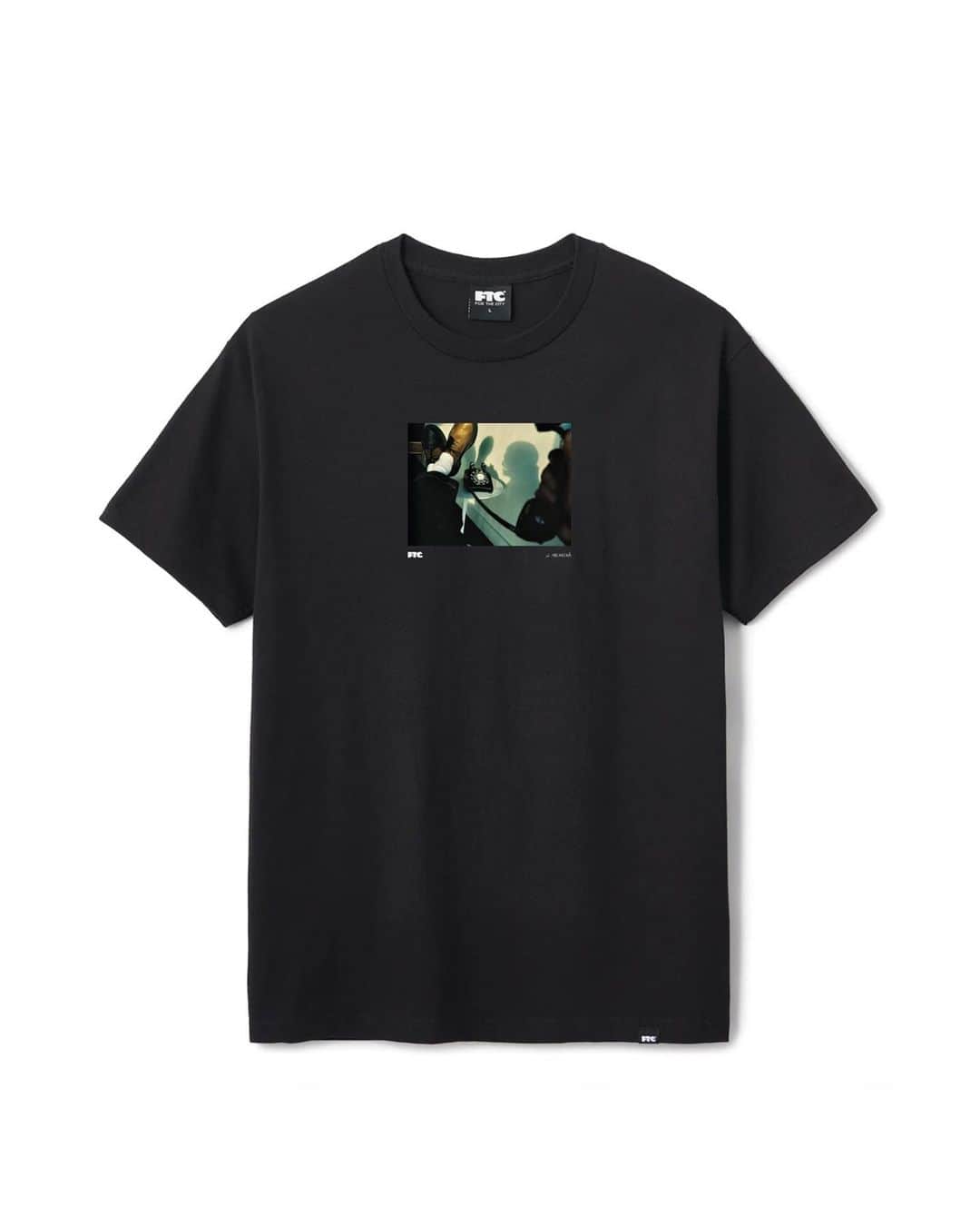 エフティーシーさんのインスタグラム写真 - (エフティーシーInstagram)「FTC X @la_melancolia Phone Tee & All Autumn & Winter Tees Available Online Now 🌆 #ftc #ftcskateboarding #forthecity #ftcsanfrancisco #ftcjp #ftctokyo #ftcnagoya #ftcosaka #ftcnewyork #ftcautumnwinter23」11月8日 4時39分 - ftc_skateboarding