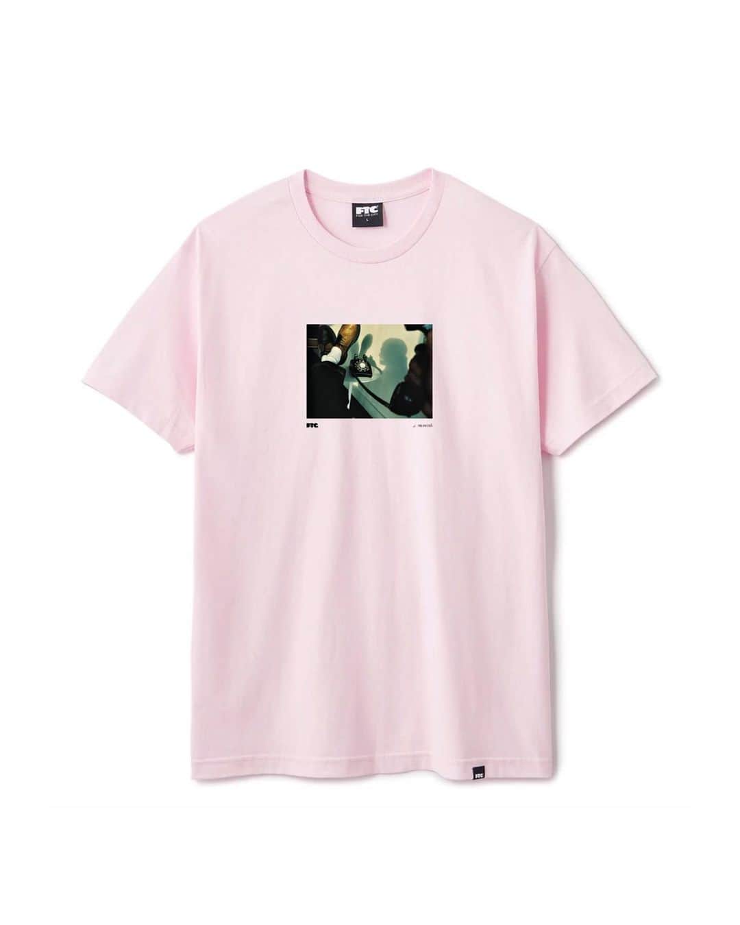 エフティーシーさんのインスタグラム写真 - (エフティーシーInstagram)「FTC X @la_melancolia Phone Tee & All Autumn & Winter Tees Available Online Now 🌆 #ftc #ftcskateboarding #forthecity #ftcsanfrancisco #ftcjp #ftctokyo #ftcnagoya #ftcosaka #ftcnewyork #ftcautumnwinter23」11月8日 4時39分 - ftc_skateboarding