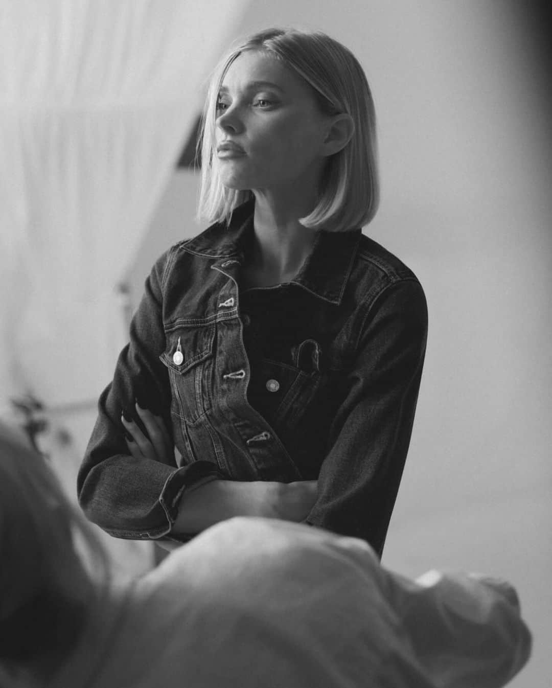 GAPさんのインスタグラム写真 - (GAPInstagram)「Timeless by design with classic stitching, signature hardware, in 100% authentic denim. The Icon Jacket on Elsa Hosk.  Link in bio to explore the full outerwear collection.」11月8日 5時04分 - gap