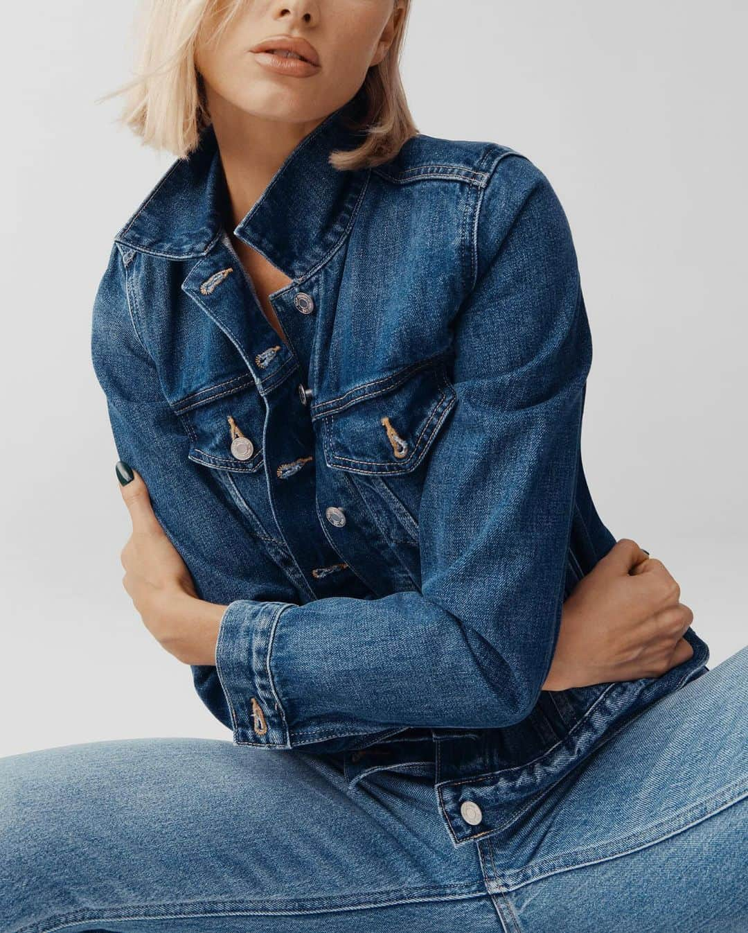 GAPのインスタグラム：「Timeless by design with classic stitching, signature hardware, in 100% authentic denim. The Icon Jacket on Elsa Hosk.  Link in bio to explore the full outerwear collection.」