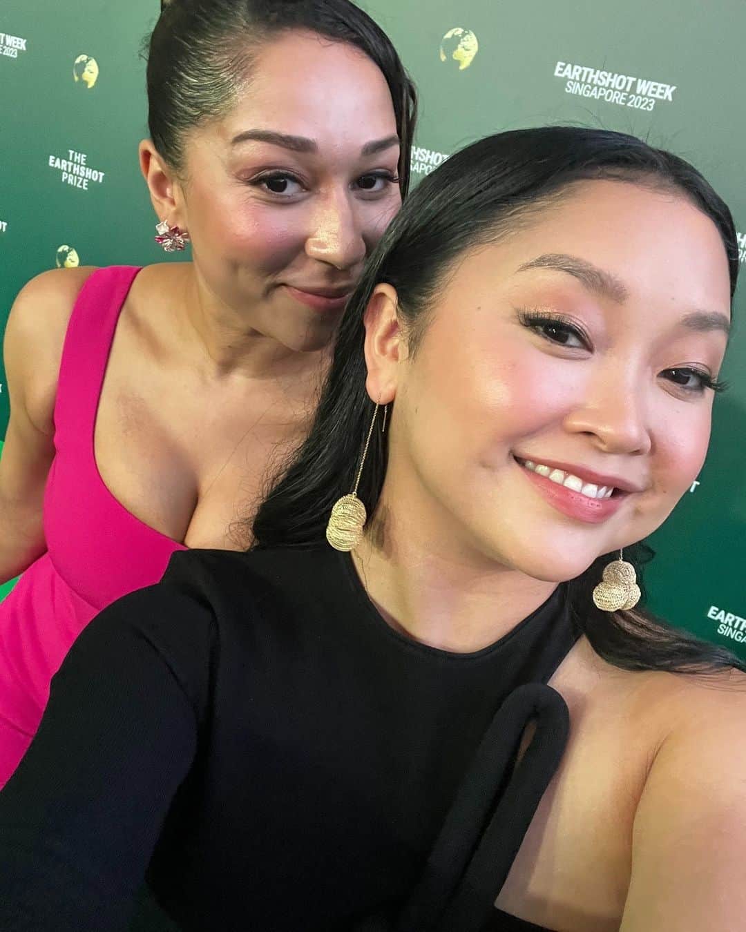 YouTubeのインスタグラム：「your new red (sorry…green) carpet superstar @ayame.p 🎤  head to @earthshotprize’s channel for the highlights from tonight’s event 🌎」