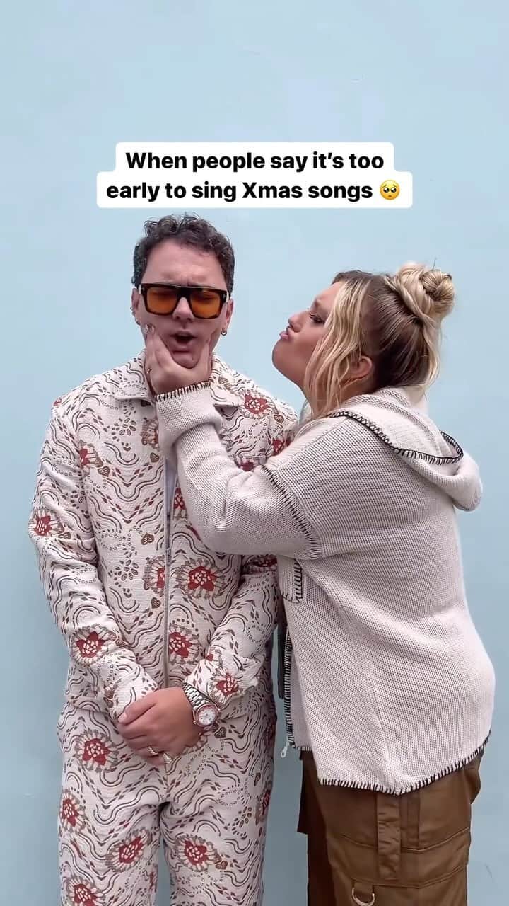 エラ・ヘンダーソンのインスタグラム：「It’s never too early 😂🎄🧑‍🎄 #RestOfOurDays… also this sound is adorable 🥹 E x x #newmusic #christmas」