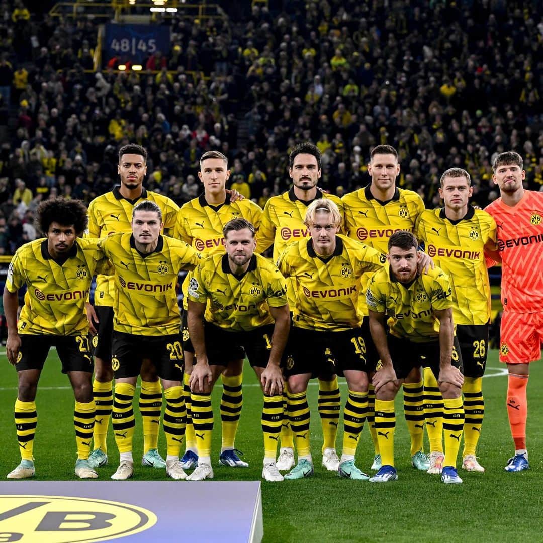 マッツ・フメルスさんのインスタグラム写真 - (マッツ・フメルスInstagram)「Big Win. In der @championsleague Gruppe sieht das jetzt sehr gut aus. Besonders nach dem sehr misslungenen Samstag tut das sehr gut 🙌🏻⚫️🟡」11月8日 5時26分 - aussenrist15