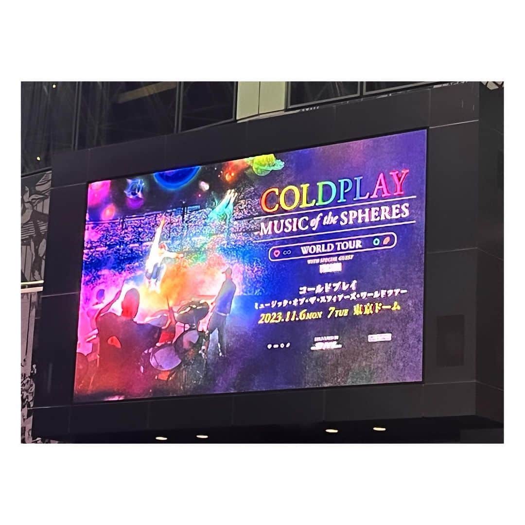 阿部洋子さんのインスタグラム写真 - (阿部洋子Instagram)「🎼.•*¨*•.¸¸🎶🎼.•*¨*•.¸¸🎶  たのしかったーーーーー！  POWER CHARGE完了！  年末まで走れそうだ！  #coldplay  #live」11月7日 20時53分 - hirocoring