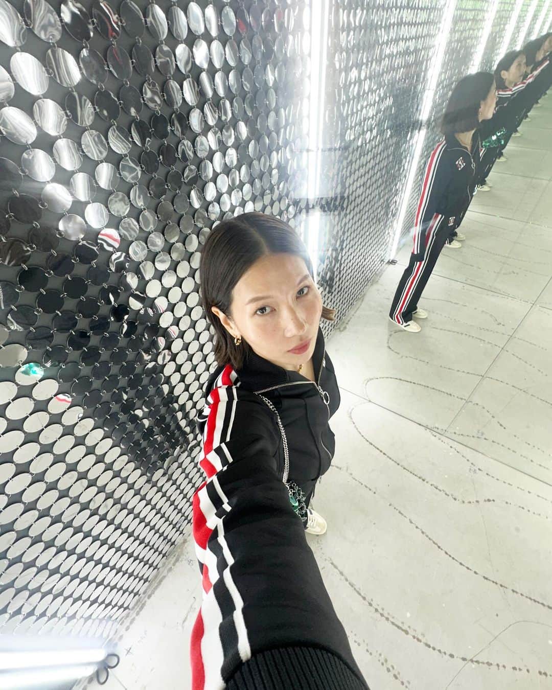 菊乃のインスタグラム：「@hm @rabanne ✨✨✨ #rabanneHM #エイチアンドエム #PR」