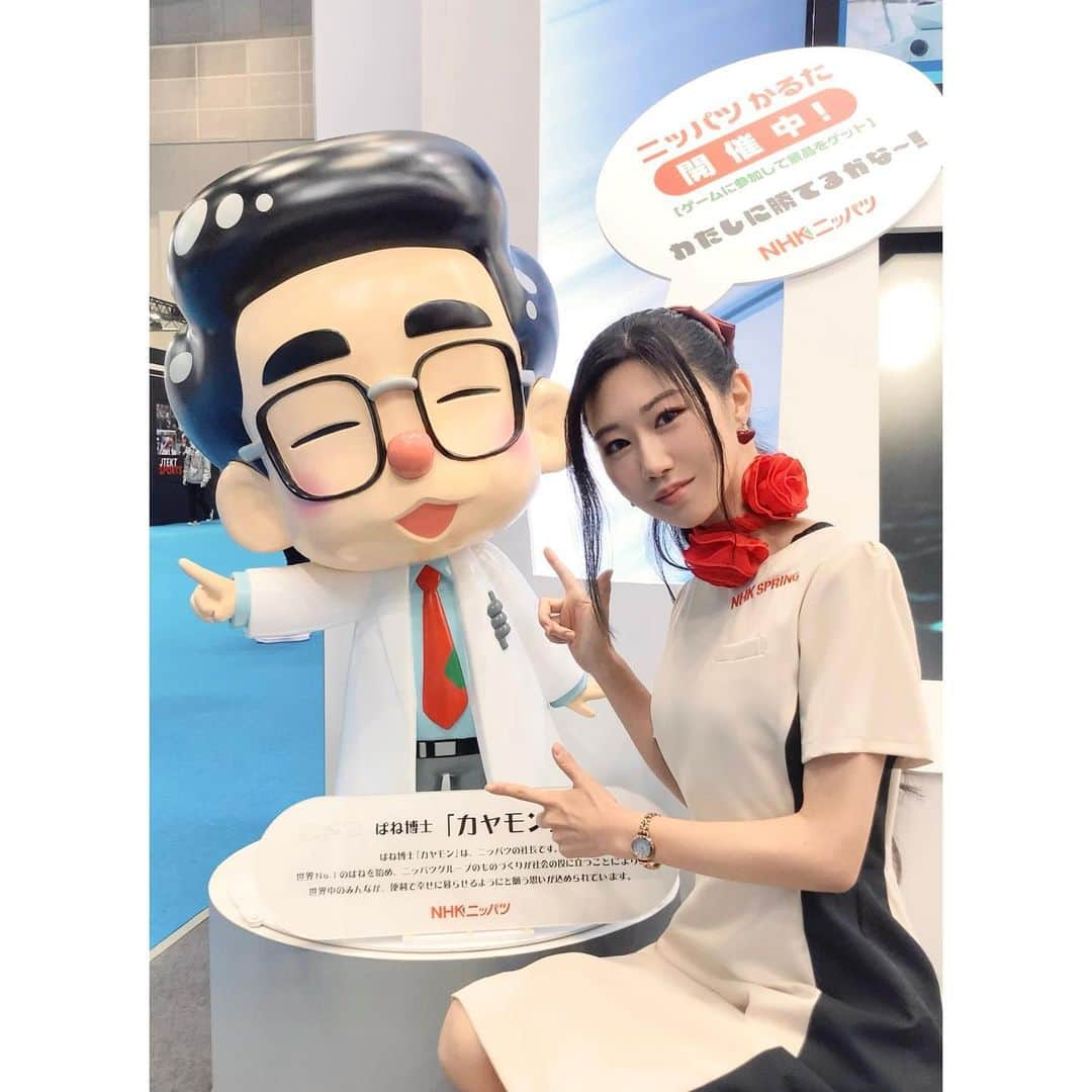 浜本あきのさんのインスタグラム写真 - (浜本あきのInstagram)「️ #JapanMobilityShow2023 ‼️ 無事、閉幕しました‼️ 期間中は毎日、ばねナンバーワンのニッパツブースでお仕事させていただきました❤️ . 最初から最後まで、来場者の皆様、ブース内の皆、たくさんの笑顔が印象的でした🌟 私にとっては初めてのモビリティショーで、初めての大型展示会で、初めての超連勤で(笑)、正直、最初は多少の不安があったものの、とっても楽しい2週間を過ごせました💐✨ . 大勢のオーディションから私を5人の中の1人に選んでいただいた日本発条様、いつもお気遣いをいただいた運営スタッフの皆様、一緒にお仕事できたコンパニオンのみんな、本当にありがとうございました💓💓 . 来場者の皆様にも、日本発条/ニッパツのことを知っていただくと同時に、ブースのあたたかい雰囲気を感じてもらえたかな、と思います🥰 ゲームや体験のコーナーも、終始 賑やかで嬉しかったです✨ . また2年後が楽しみ🚗💨 きっとあっという間だと思うけど、またモビリティショーでお仕事できたらな、と思います！ . SNSのフォロワーさんも、会いに来てくれた方がたくさんいて嬉しかったです😻 差し入れもありがとう🎁 撮影していただいたお写真は、DMで送ってね💕︎ 掲載の際はご確認よろしくお願いいたします🫶🏻 . . . . #ジャパンモビリティショー  #ジャパンモビリティショー2023  #ニッパツ #日本発条  #ニッパツ横浜fcシーガルズ  #ニッパツ三ツ沢球技場  #車好きな人と繋がりたい  #車好き女子 #車好きと繋がりたい  #イベントコンパニオン #展示会コンパニオン #イベコン #コンパニオン  #東京ビッグサイト  #被写体になります  #カメラマンさんと繋がりたい  #カメラマン募集  #カメラマンと繋がりたい  #綺麗なお姉さん #可愛い女の子 #かわいい女の子 #きれいなお姉さん #美女スタグラム  #ポートレートモデル #美人モデル #カメラ好きな人と繋がりたい  #展示会 #東京モーターショー」11月7日 21時01分 - _a_a_tan