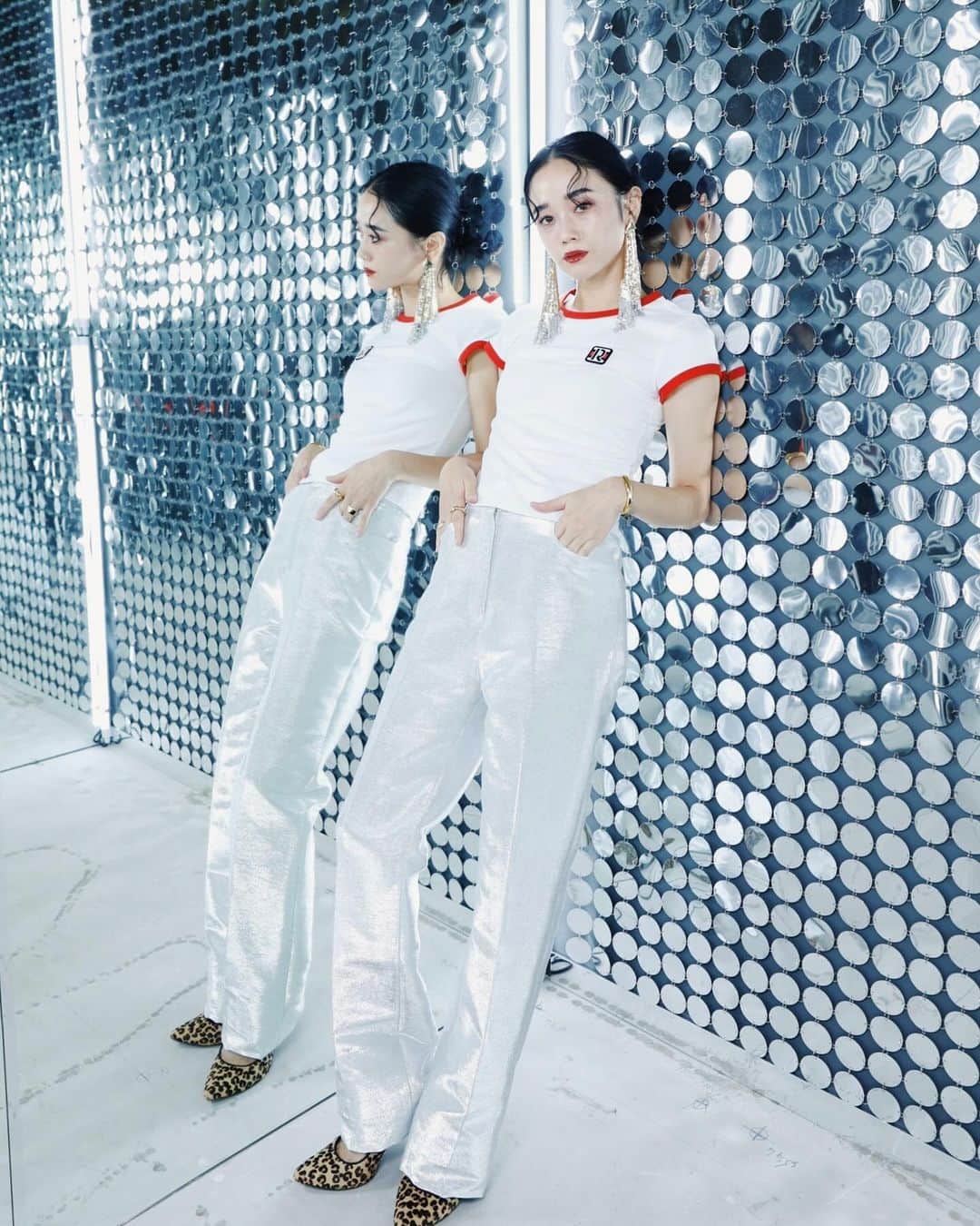 のインスタグラム：「@hm @rabanne❤️💚🖤🤍  メンズの緑のジャージと ヒョウ柄のマフラーげとりました！！  11/9から発売開始😍‼️  #rabanneHM  #エイチアンドエム  #PR」