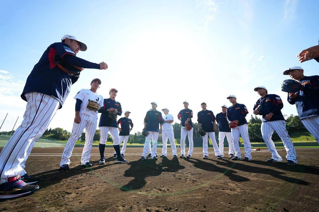 侍ジャパンさんのインスタグラム写真 - (侍ジャパンInstagram)「「カーネクスト アジアプロ野球チャンピオンシップ2023」に向けた侍ジャパン宮崎秋季キャンプ2023の2日目が宮崎市清武総合運動公園で行われ、野村佑希選手と梵英心コーチが合流。6投手がブルペン入りするなどこの日も充実の一日となりました。  https://www.japan-baseball.jp/jp/news/press/20231107_2.html  #侍ジャパン #侍ジャパン宮崎秋季キャンプ2023 #アジチャン #今井達也 #吉見一起 #根本悠楓 #赤星優志 #早川隆久 #田口麗斗 #横山陸人 #井端弘和 #古賀悠斗 #坂倉将吾 #門脇誠」11月7日 21時11分 - samuraijapan_official