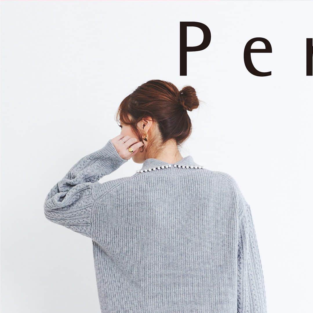 le. coeur blancのインスタグラム：「【 PerlePêche 】11.8.wed RELEASE！ ⁡ たくさんのPerle Pêche復活を望むお声から実現した今回の特別企画。 ⁡ 待望のアイテムが遂に明日ショップに入荷します✨ ⁡ フレンチカジュアルをベースに、 女性らしさを感じさせる"Standard Feminine"。 Perle Pêcheならではのエッセンスがつまった 素敵なアイテムをご用意しております。 ⁡ ※オンラインストアは11/10(金)通常販売開始予定となります。 ⁡ ⁡ ⁡ 🏷️item ⁡ Perle Peche ケーブル×パールニット ¥16,500 no. 3038021513 ⁡ Perle Peche ハイネックパールニット ¥15,400 no. 3038021512 ⁡ Perle Peche ドットジャガードスカート ¥19,800 no. 3038042407 ⁡ PerlePecheファンシーミックスツイードフリンジスカート ¥23,100 no. 3038042406 ⁡ Perle Peche チェックパンツ ¥19,800 no. 3038052409 ⁡ Perle Peche パールツキコート ¥46,200 no. 3038072408 ⁡ ▶︎アイテムの詳細は画像タップでCHECK！ ⁡ ⁡ ⁡ _____________________ < 𝗶𝗻𝘀𝘁𝗮 𝗹𝗶𝘃𝗲 𝘀𝗰𝗵𝗲𝗱𝘂𝗹𝗲 > 11/8(水) 「ショップクルーズ」ディアモール大阪店 11/16(木) 「スタッフ別コートスタイリング」有楽町マルイ店 11/21(火) 「ニットをたっぷりご紹介」天王寺ミオ店 ⁡ ⁡ ⁡ ⁡ ※日時や内容は変更になる場合もございます。 　詳しくは前日のストーリーズでお知らせします。 ⁡ ⁡ ⁡ ⁡ ⁡ ⁡ ⁡ ⁡ ⁡ ⁡ ⁡ ⁡ ⁡ ⁡ ⁡ ⁡ ⁡ ⁡ ⁡ ⁡ ⁡ ⁡ ⁡ ⁡ ⁡ ⁡ ⁡ #lecoeurblanc #ルクールブラン #le_23aw #autumn #winter #le_web #PerlePêche #PerlePeche」